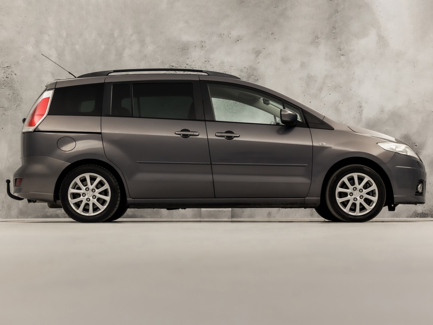 Mazda 5 1.8 Sport 7 Persoons (CLIMATE, GETINT GLAS, TREKHAAK, SCHUIFDEUREN, LM VELGEN, SPORTSTOELEN, ELEK PAKKET, NIEUWE APK, NIEUWSTAAT)