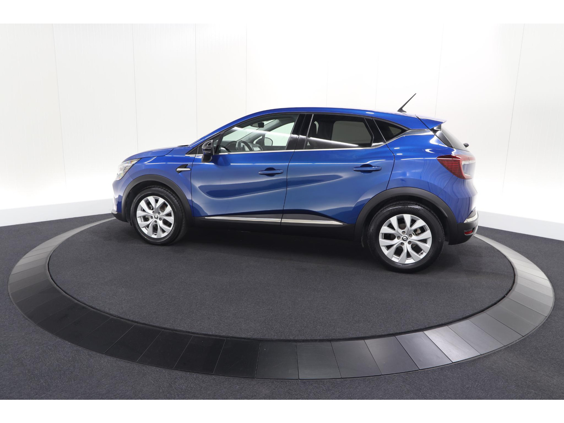 Renault Captur 1.6 E-Tech full hybrid 145 techno | Camera | Parkeersensoren | Climate control | Keyless