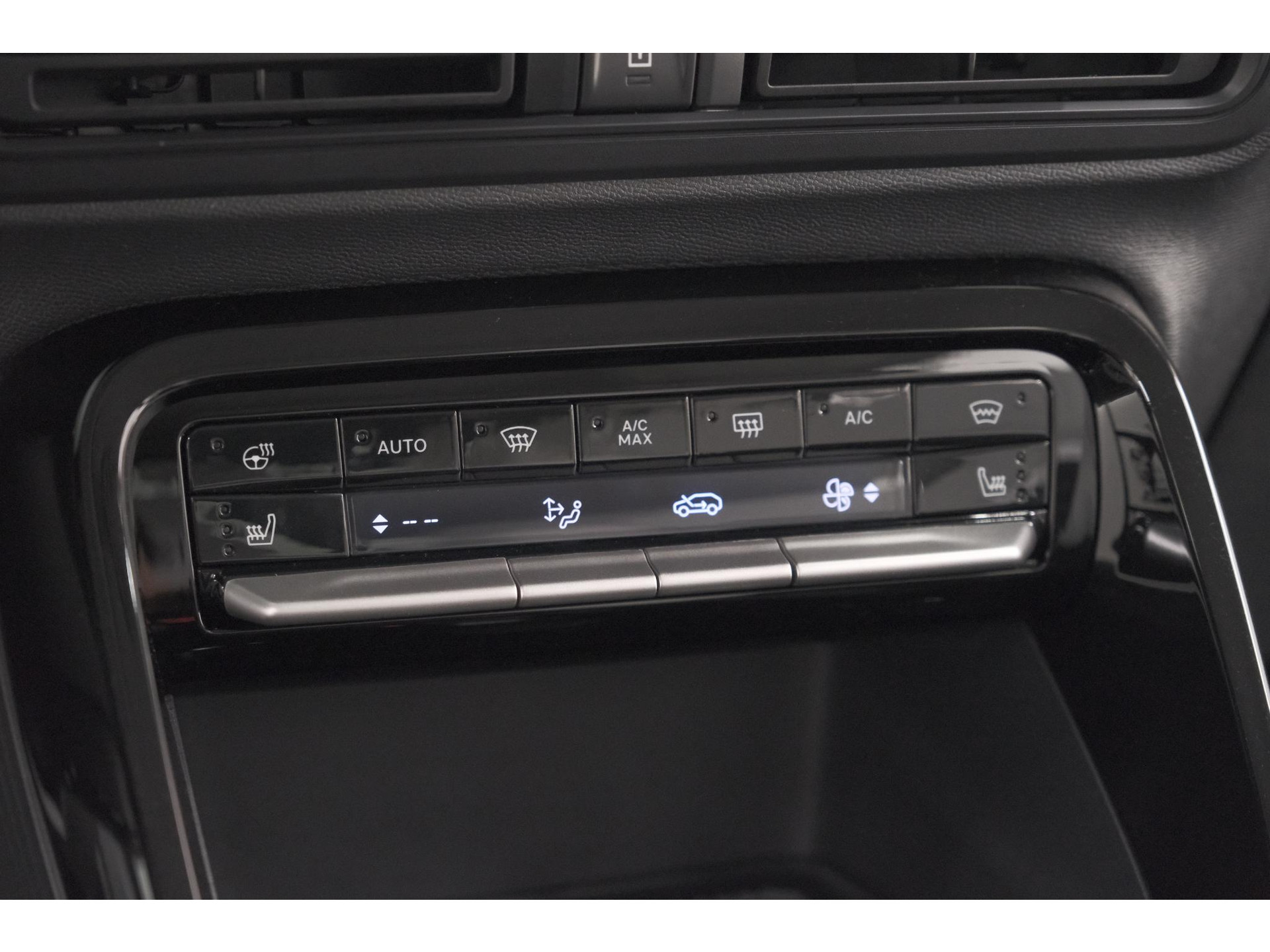 Citroen Ë-C3 Aircross Plus 113pk Extended Range 54 kWh | 11 KW Lader | Camera | Apple CarPlay | Parkeersensoren