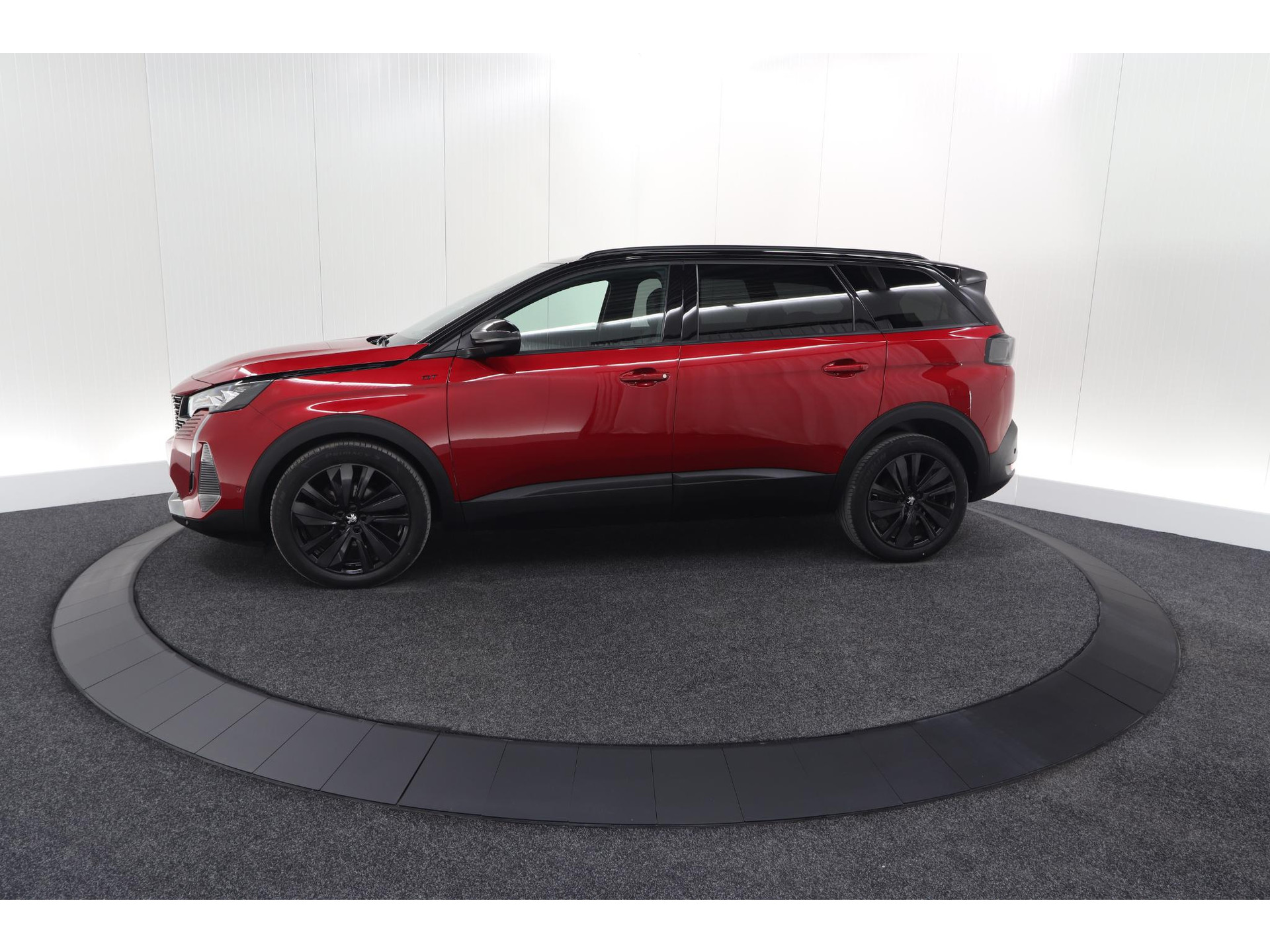 Peugeot 5008 PureTech 130 EAT8 GT Black Pack | Elektrische Kofferklep | Camera | Adaptieve Cruise Control | Dodehoekdetectie