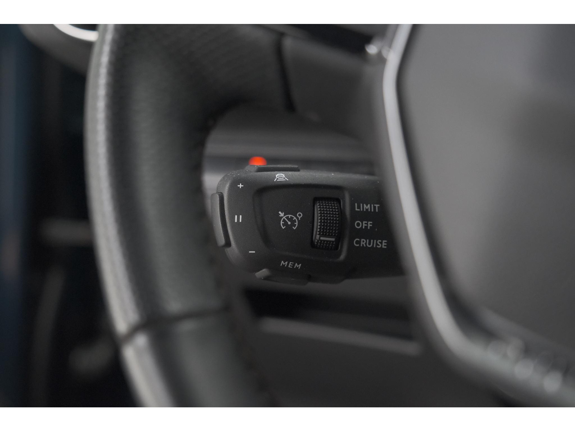 Peugeot 3008 PureTech 130 EAT8 GT | Adaptieve Cruise Control | Elektronische Kofferklep | Camera | Dodehoekdetectie