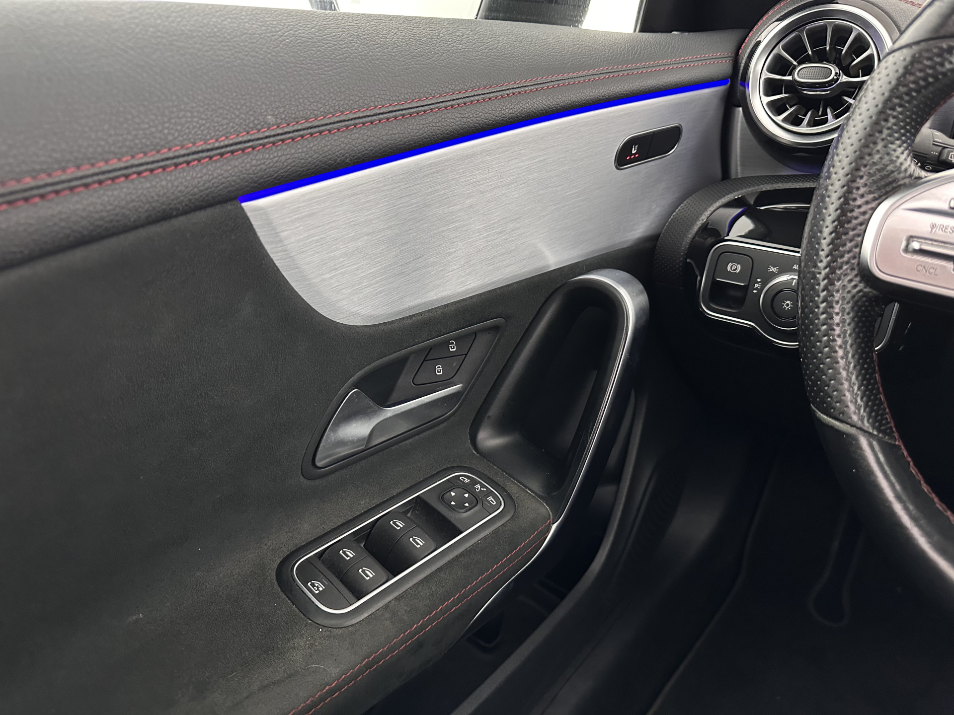 Mercedes-Benz CLA-klasse Shooting Brake 250 e AMG Limited Business Solution ( Plug-in ) (INCL-BTW) *PANO | LEATHER-MICROFIBRE | FULL-LED | AMBIENTLIGHT | BLINDSPOT | HEATED-SPORTSEATS | WIDESCREEN-DIGICOCKPIT | DAB+ | NAVI-FULLMAP | CAMERA | PRIVACYGLASS