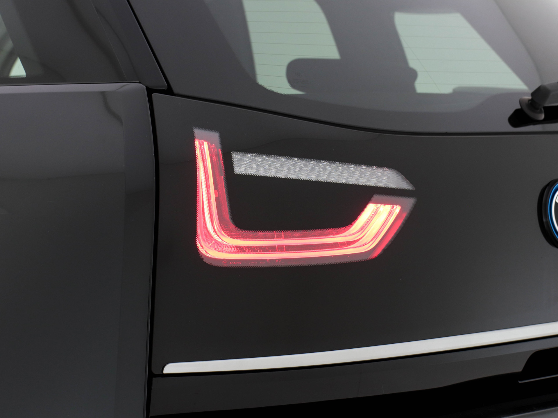 BMW i3 S 120Ah 42 kWh Edition Road (1 of 1000 !) [ 3-Fase ] {SOH-100%} (INCL-BTW ) Aut * HEAT-PUMP | LEATHER | NAVI-FULLMAP | HARMAN/KARDON-AUDIO | FULL-LED | KEYLESS | CAMERA | DAB | DIGI-COCKPIT | CRUISE | COMFORT-SEATS | CCS-FASTLOADER | 20"ALU*