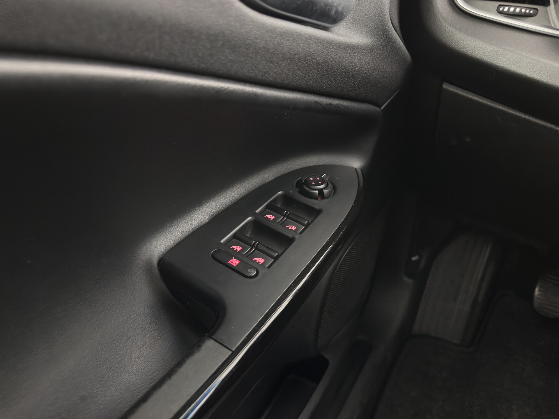 Alfa Romeo Giulietta 1.6 JTDm Distinctive *NAVI-FULLMAP | SPORT-SEATS | ECC | PDC | CRUISE | 17''ALU*