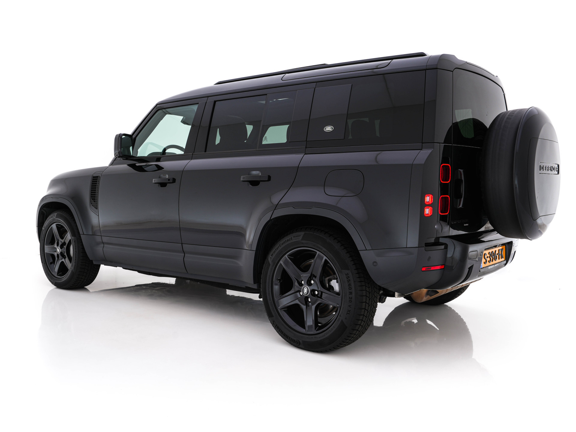 Land Rover Defender 110 2.0 P400e 110 XS Edition (Plug-in) (INCL.BTW) *PANO | LUXURY-LEATHER | FULL-LED | MERIDIAN-SOUND | BLIND-SPOT | TOP-VIEW | AIR-SUSPENSION | CCS-FASTLOADER | HEATED-COMFORTSEATS | KEYLESS | CARPLAY | LANE-ASISSIT | DAB+ | 20''A