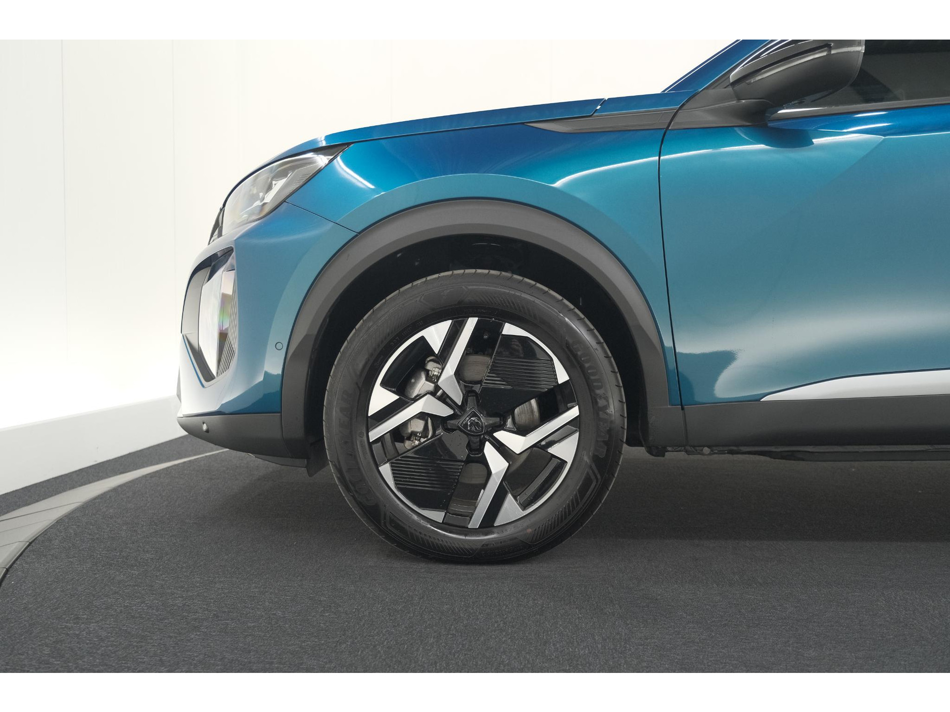 Peugeot 2008 1.2 Hybrid 145 Allure | 360 Camera | Adaptieve Cruise Control | Dodehoekdetectie