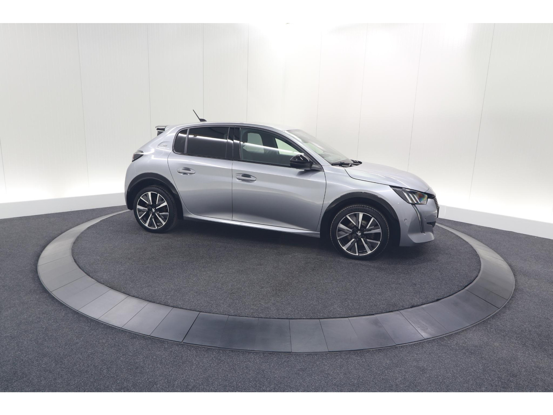 Peugeot 208 PureTech 131 EAT8 GT | Camera | Dodehoekdetectie | Navigatie | Carplay