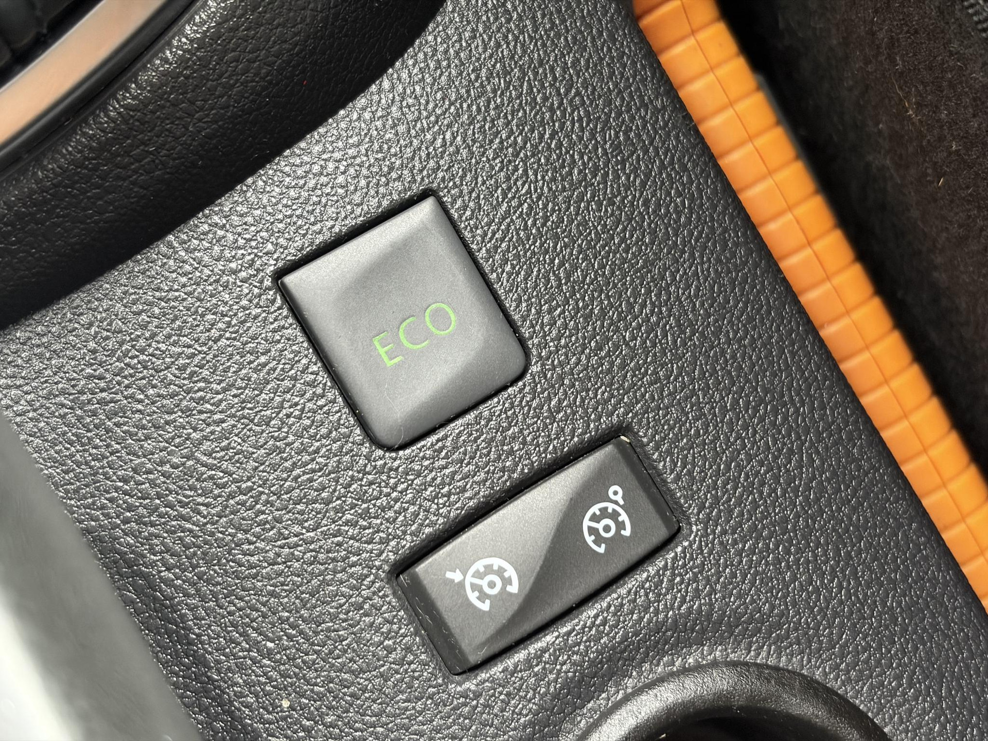 Renault Captur 1.2 TCe Intens 120pk,1e Eigenaar,Camera,Trekhaak,Carplay,Pdc,Clima,Cruise,Dealer Onderhouden,6 Bak,Lm velgen,Dodehoek,N.A.P,Apk tot 10-2027