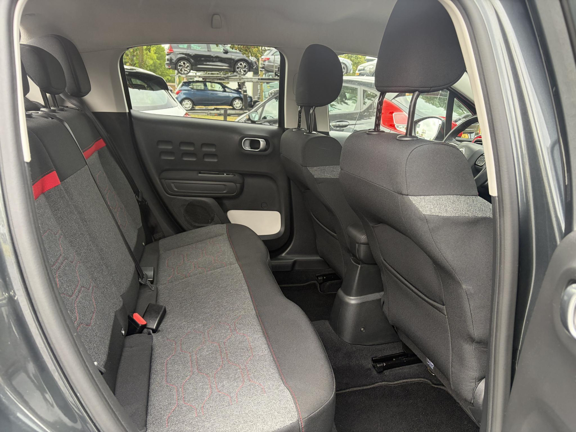 Citroen C3 1.2 PureTech S&S Shine D-riem vv in 08-2026 l 1e Eigenaar l Camera l Carplay l Navi l 110pk l Dealer Onderhouden l Clima l Cruise l 6 Bak l Pdc l Lm velgen l N.A.P l Apk tot 02-2027