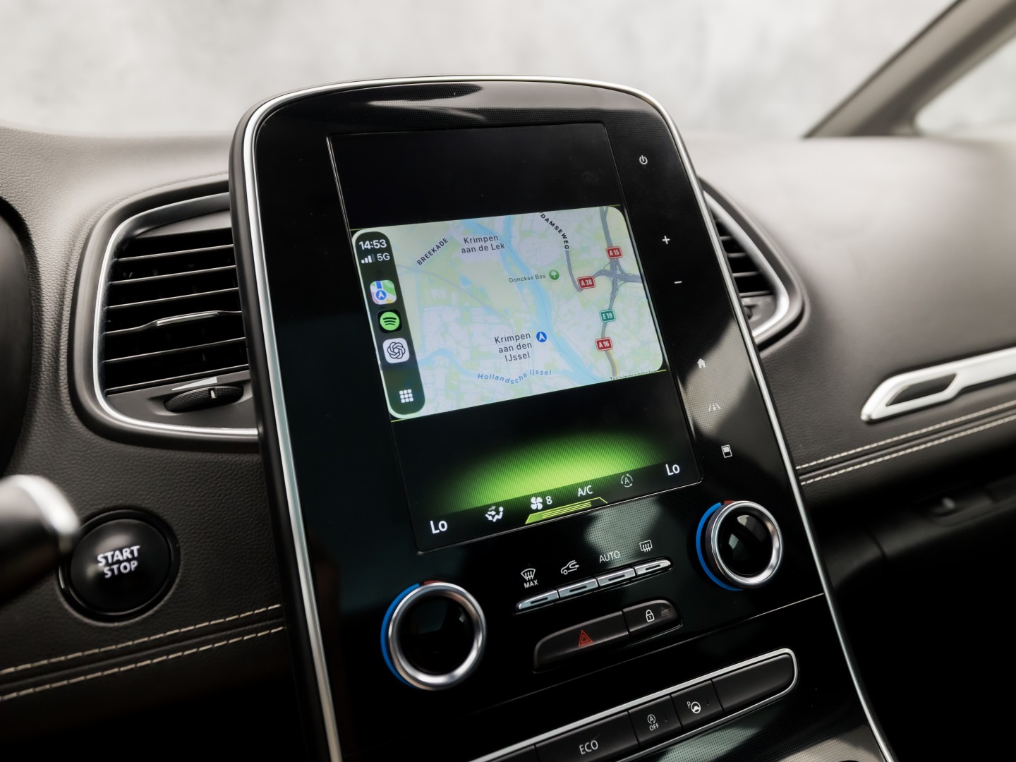 Renault Grand Scénic 1.3 TCe Bose 7 Persoons (PANORAMADAK, APPLE CARPLAY, GROOT NAVI, LEDER, SPORTSTOELEN, GETINT GLAS, BOSE AUDIO, CAMERA, NIEUWE APK, NIEUWSTAAT)