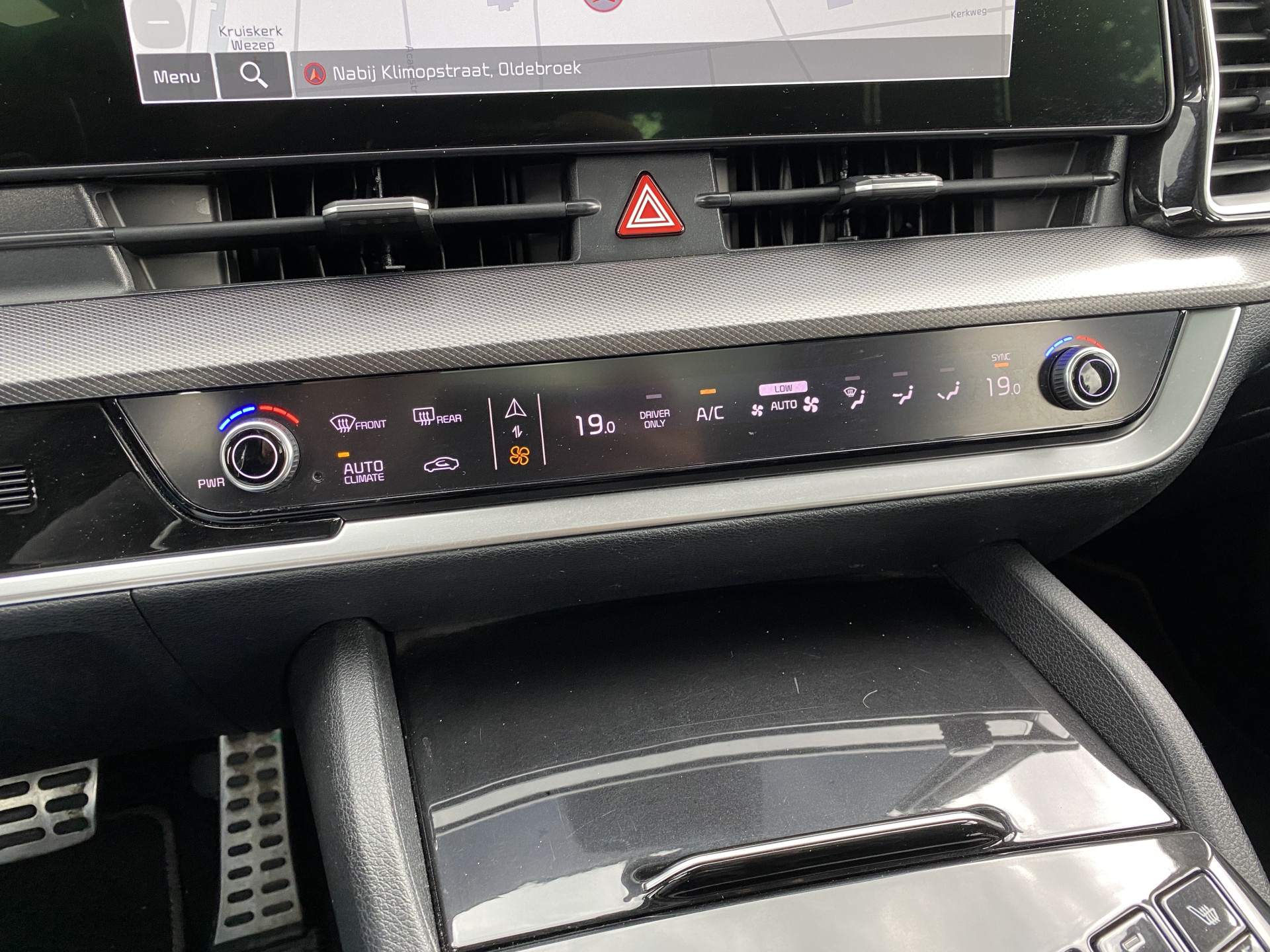 Kia Sportage 1.6 T-GDi Plug-in Hybrid AWD GT-PlusLine | dealer onderh. | panoramadak | trekhaak | leder interieur | navigatie