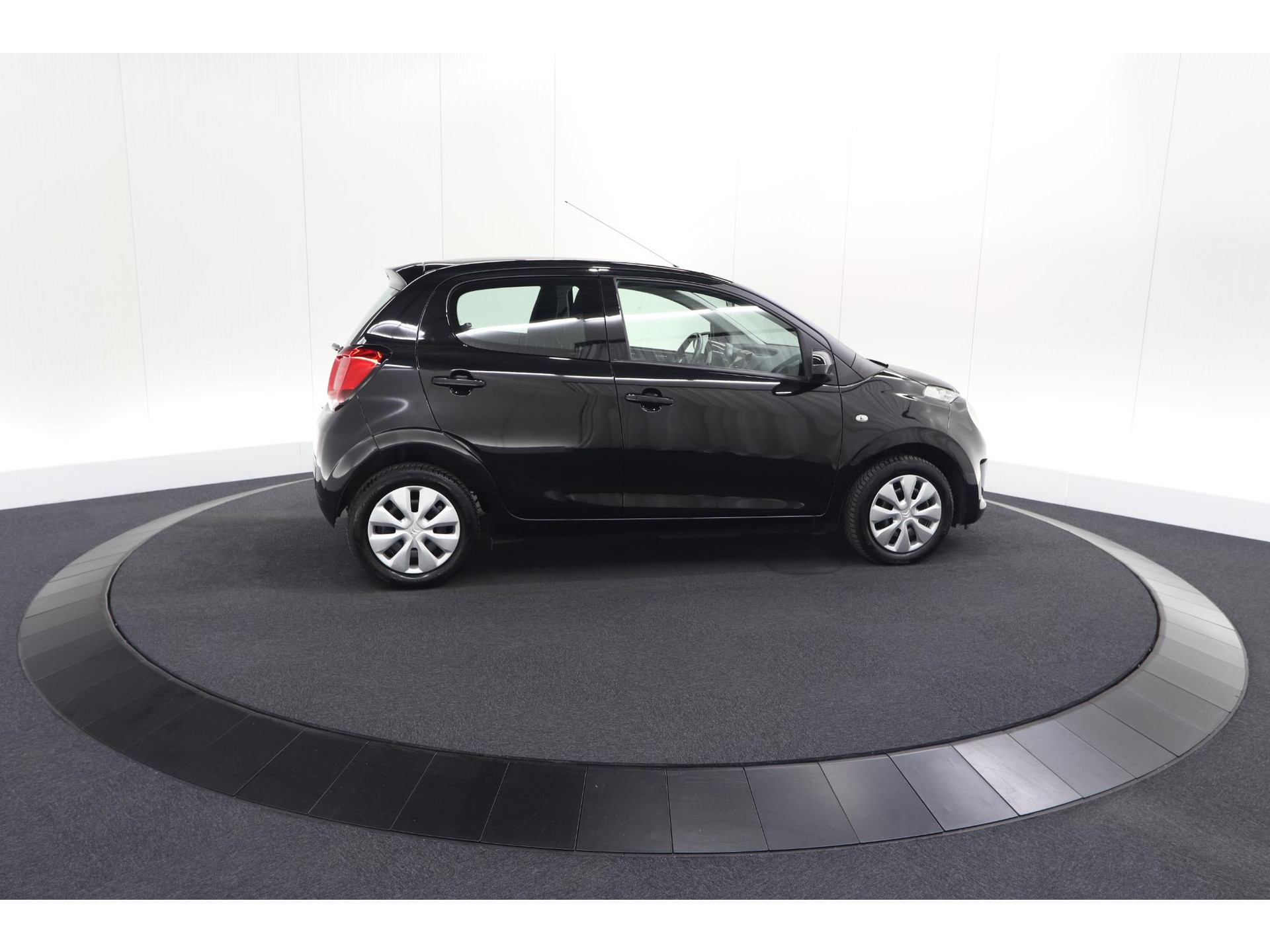 Citroen C1 1.0 VTi Feel | AllSeason banden | Radio | Bluetooth | Airco | 5 Deurs