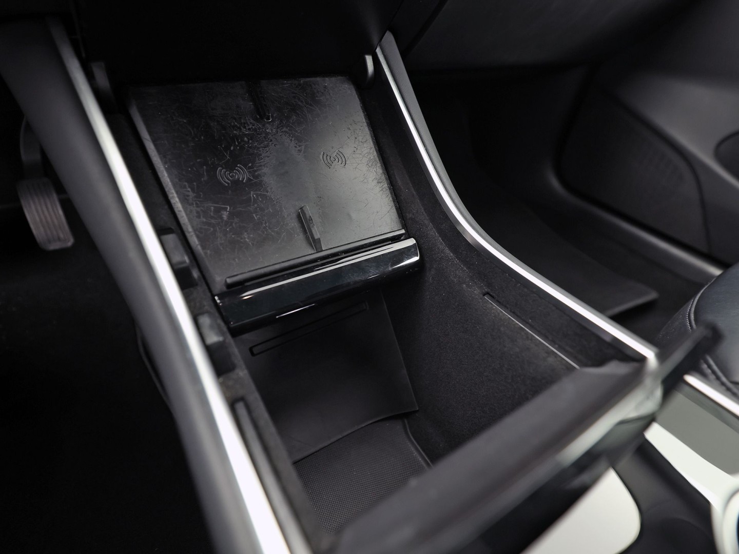 Tesla Model 3 Standard RWD Plus 60 kWh 283Pk Automaat (PANORAMADAK, AUTOPILOT, SOH 85,7%, LEDER, CAMERA, MEMORY SEATS, NAVIGATIE, NIEUWSTAAT)