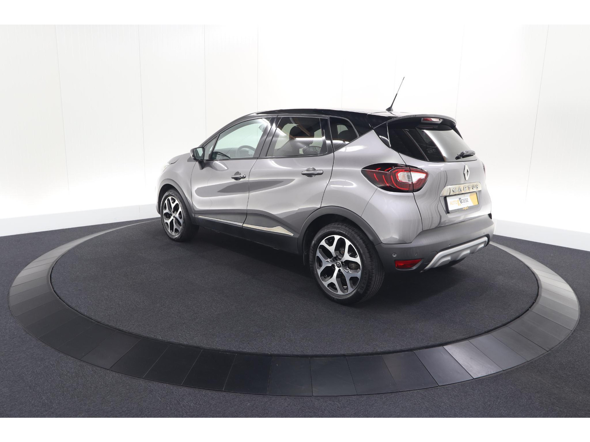 Renault Captur TCe 150 EDC Intens | Camera | Dodehoekdetectie | R-Link Navigatie | Parkeersensoren