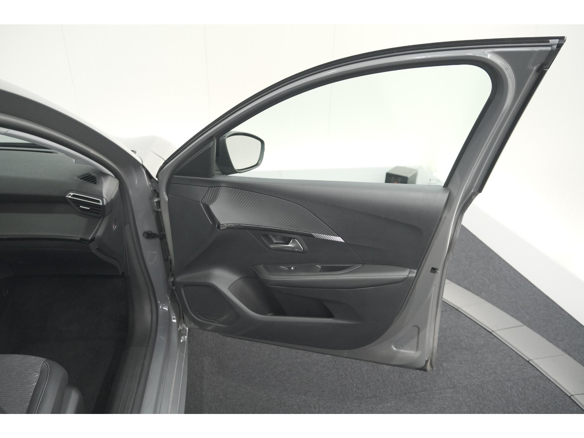 Peugeot 208 PureTech 100 Allure | Apple Carplay | Parkeersensoren | Climate Control