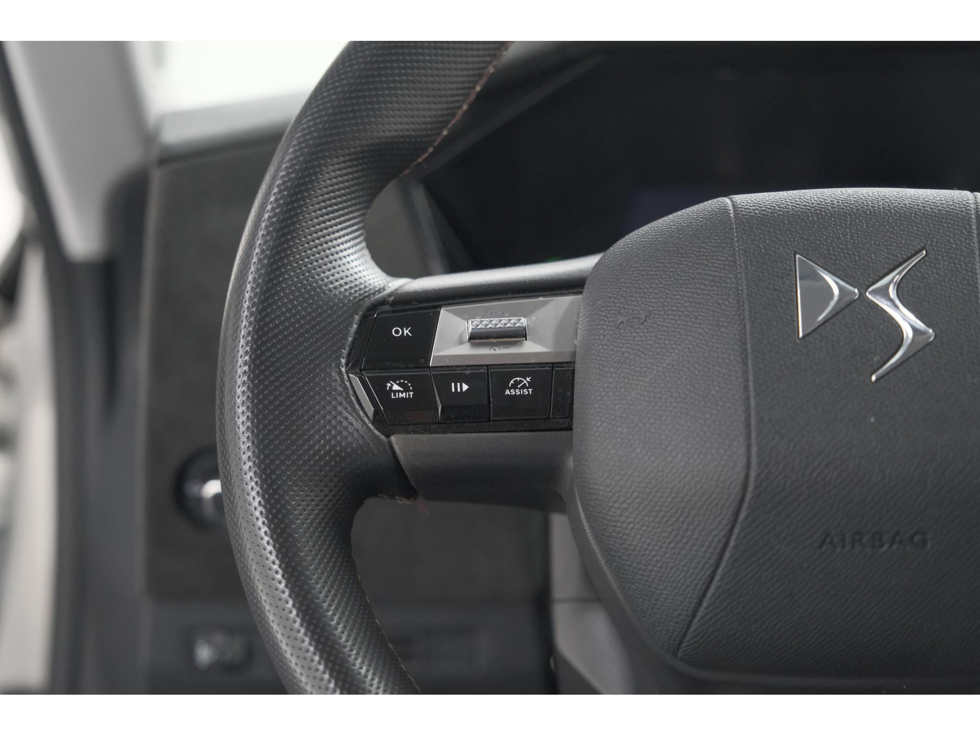 DS 4 PureTech 130 EAT8 Performance Line | Camera | Apple Carplay | Alcantara® bekleding | Parkeersensensoren