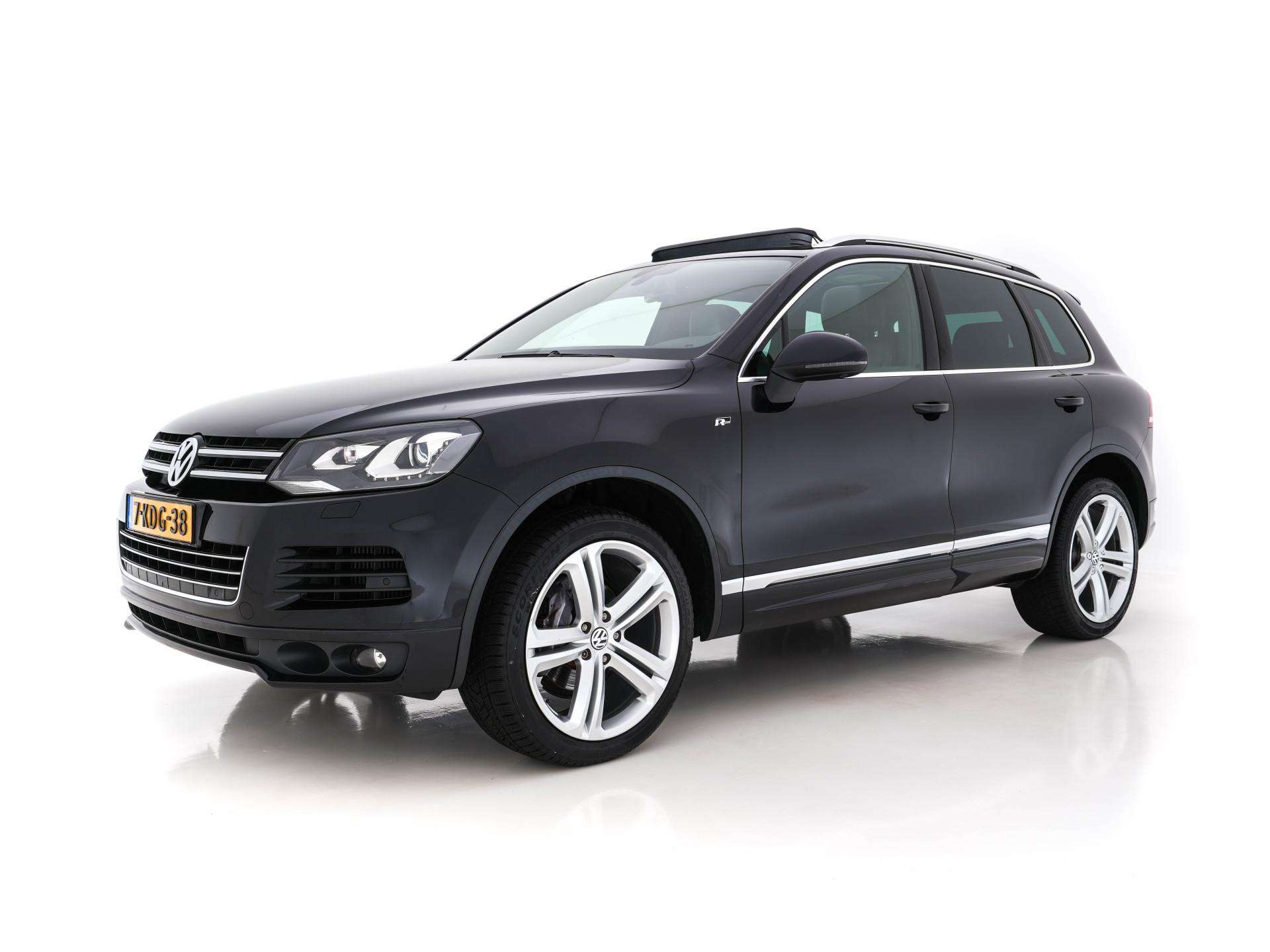 Volkswagen Touareg 3.0 TDI R-line-Pack Chrome-Pack Aut. *PANO | FULL-LEATHER | NAVI-FULLMAP | XENON | DYNAUDIO | MEMORY-PACK | ECC | SHIFT-PADDLES | PDC | DAB | COMFORT-SEATS | 21"ALU*