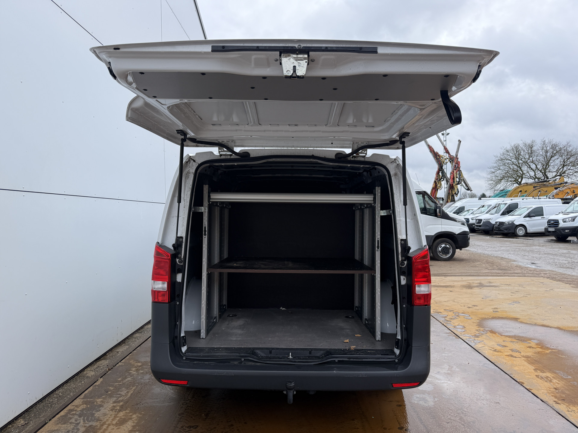 Mercedes-Benz Vito 114 1.9 CDI Automaat L2H1 Achterklep Climate Control Cruise Control Trekhaak Carplay Camera