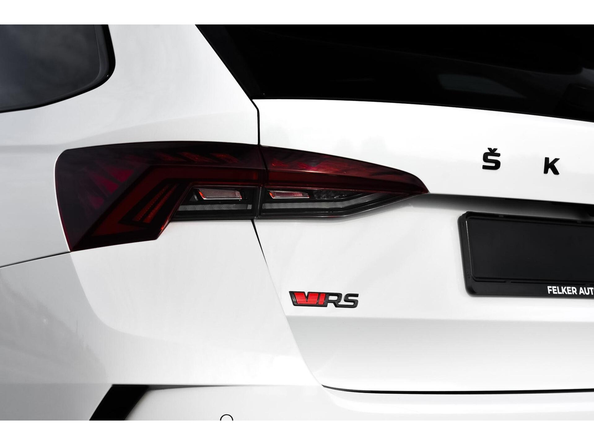 Skoda Octavia Combi RS iV 245PK Pano Matrix HUD