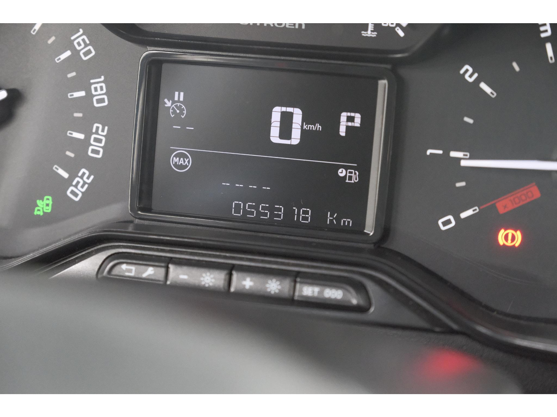Citroen C3 PureTech 110 EAT6 Business | Trekhaak | Camera | Dodehoekdetectie | Navigatie | Climate Control