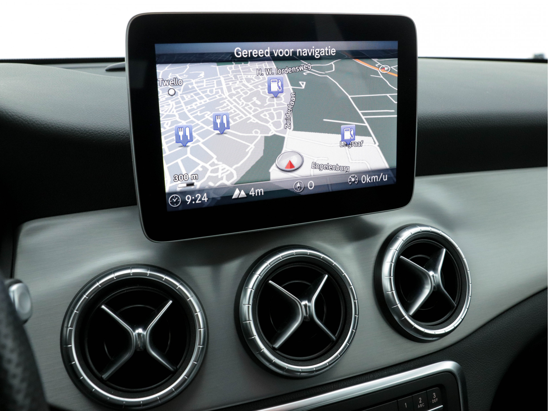 Mercedes-Benz CLA-klasse Shooting Brake 180 AMG-Line Business Solution (INCL-BTW) Aut. *NAVI-FULLMAP | FULL-LED | LEATHER-MICROFIBRE | CAMERA | ECC | PDC | CRUISE | SPORT-SEATS | SHIFT-PADDLES | 18"ALU*