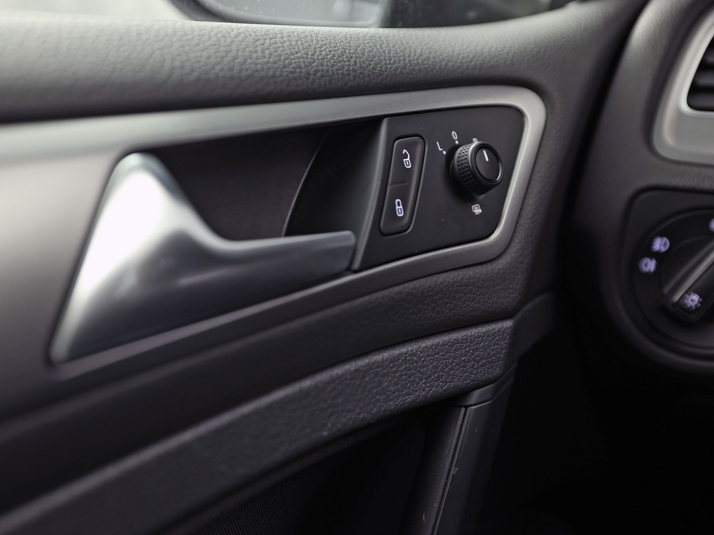Volkswagen Golf Variant 1.2 TSI Sport (NAVIGATIE, BLUETOOTH, CLIMATE, NAP, TREKHAAK, SPORTSTOELEN, ARMSTEUN, LM VELGEN, ELEK PAKKET, NIEUWSTAAT)