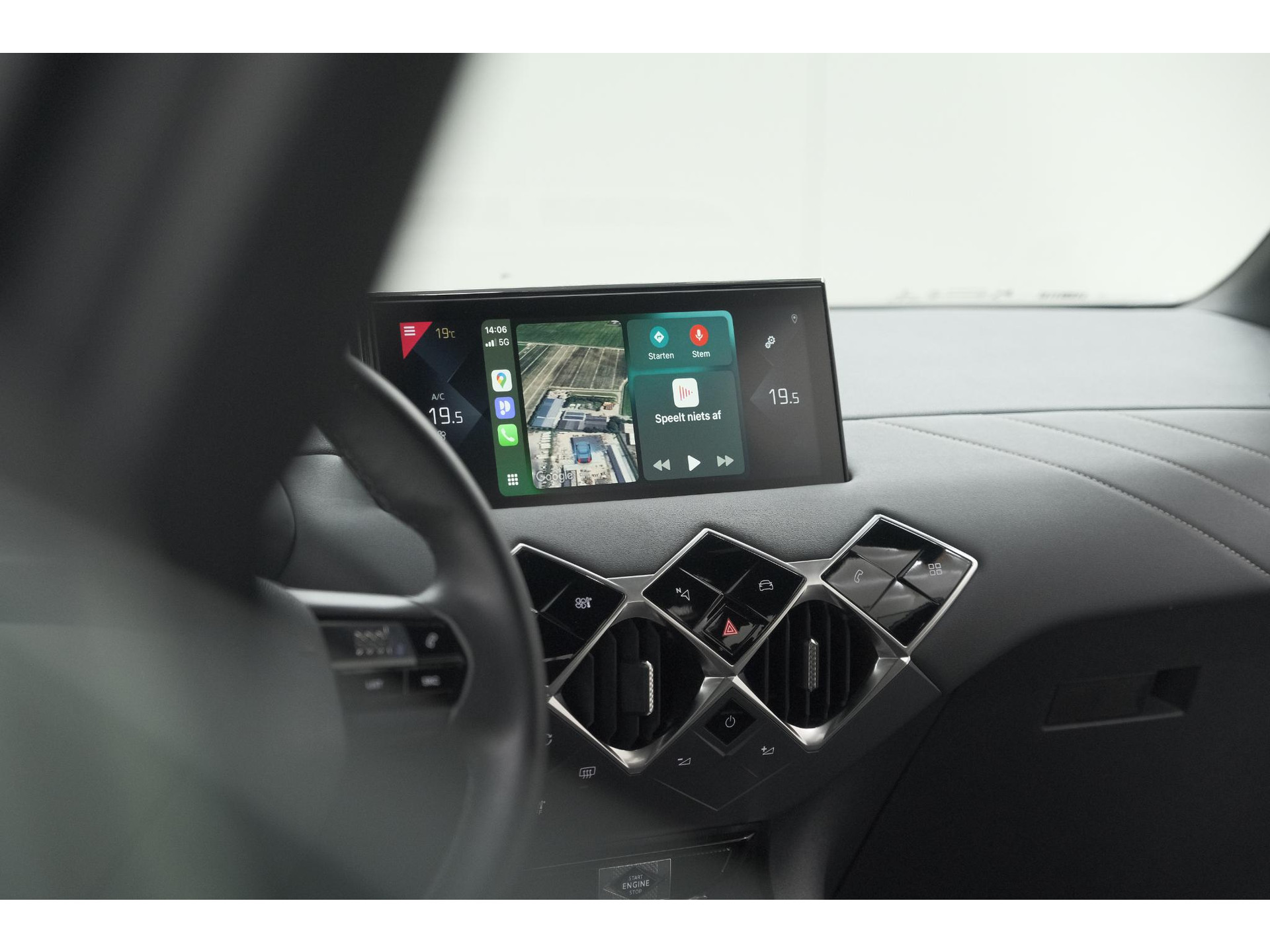 DS 3 Crossback PureTech 100 Montmartre | Parkeersensoren | Apple Carplay | Allseason Banden | Navigatie | Climate Control