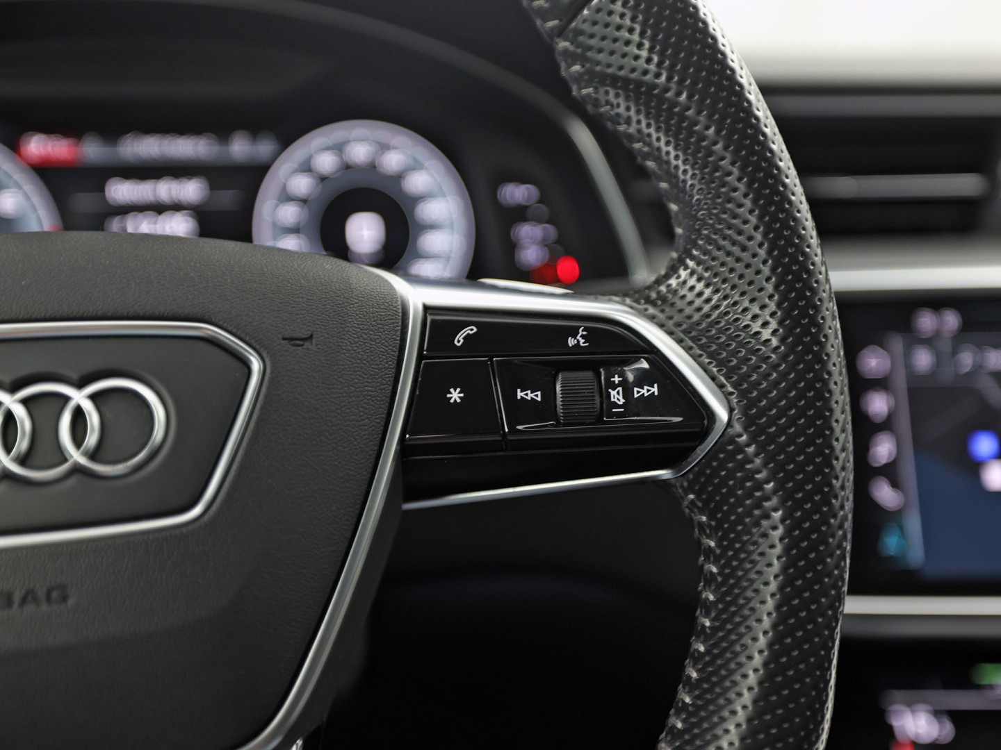 Audi A6 55 TFSI e quattro S-Line Competition 368Pk Automaat (2X S-LINE, APPLE CARPLAY, SPORTZETELS, NAPPA LEDER, MEMORY SEATS, CAMERA, ADAPTIVE CRUISE, ELEK ACHTERKLEP, STOELVERWARMING ACHTER, NIEUWSTAAT)