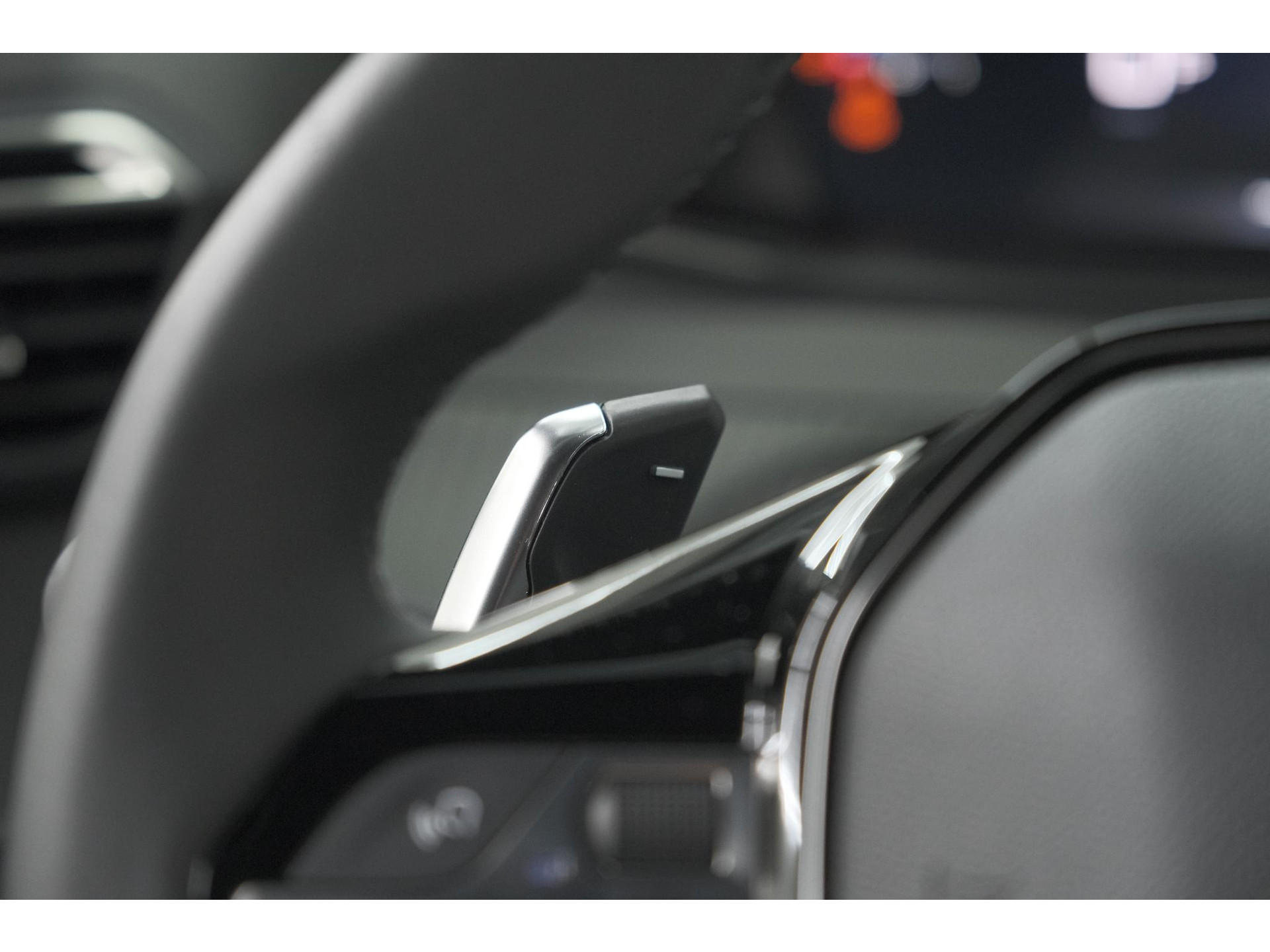 Peugeot 2008 1.2 Hybrid 145 Allure | 360 Camera | Adaptieve Cruise Control | Dodehoekdetectie