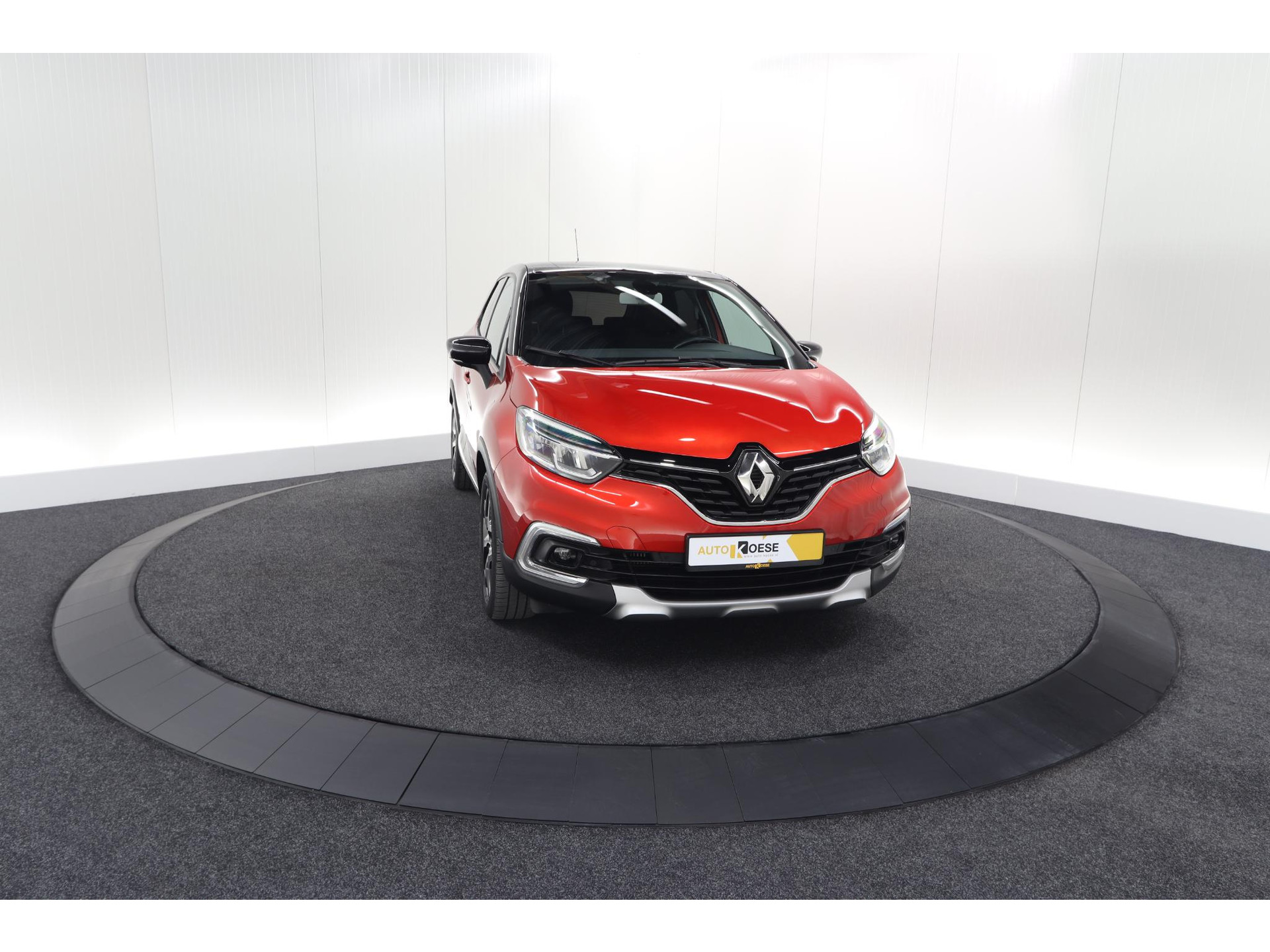 Renault Captur TCe 120 EDC Intens | Trekhaak | Camera | Navigatie | Parkeersensoren