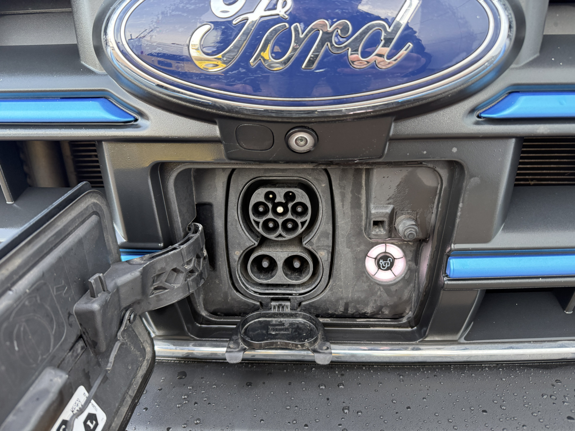 Ford e-Transit 68kWh 184PK L2H2 317km WLTP 95,6% (SOH) BEV Snelladen 360° Camera Cruise control Climate control Carplay Navigatie Parkeersensoren