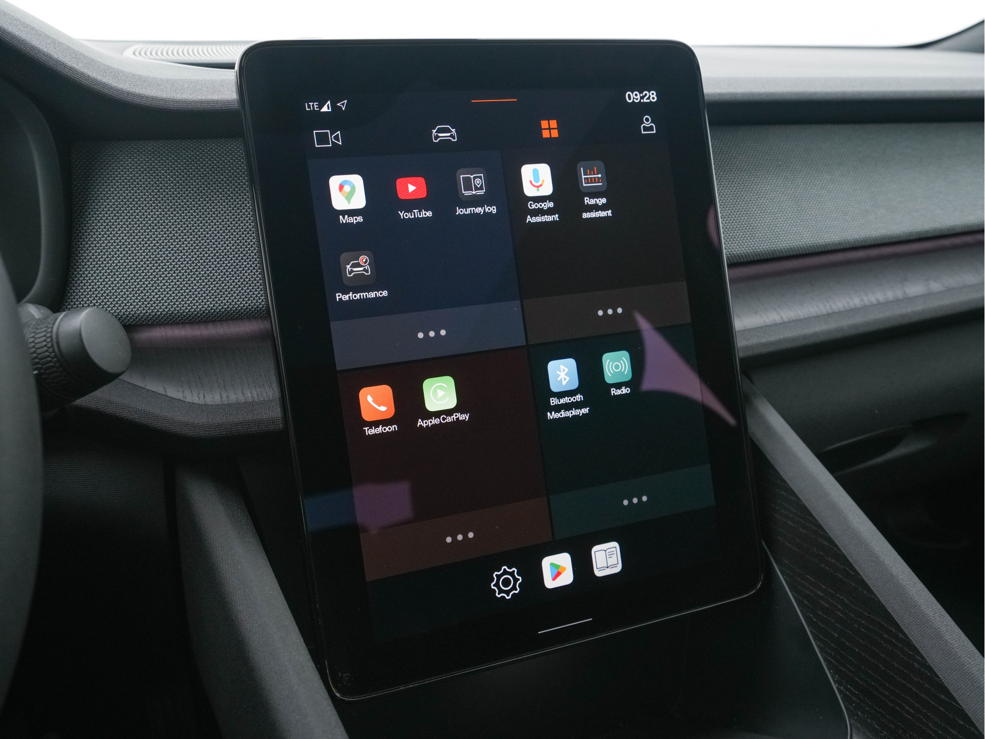 Polestar 2 Long Range Dual Motor Launch Edition 78kWh [ 3-Fase ] {SOH-93%} (INCL-BTW) *PANO | HARMAN/KARDON-AUDIO | FULL-LED | TOPVIEW | BLINDSPOT |  KEYLESS | MEMORY-PACK | ADAPTIVE CRUISE | CARPLAY | HEATED-SPORTSEATS | DIGI-COCKPIT | 20"ALU*