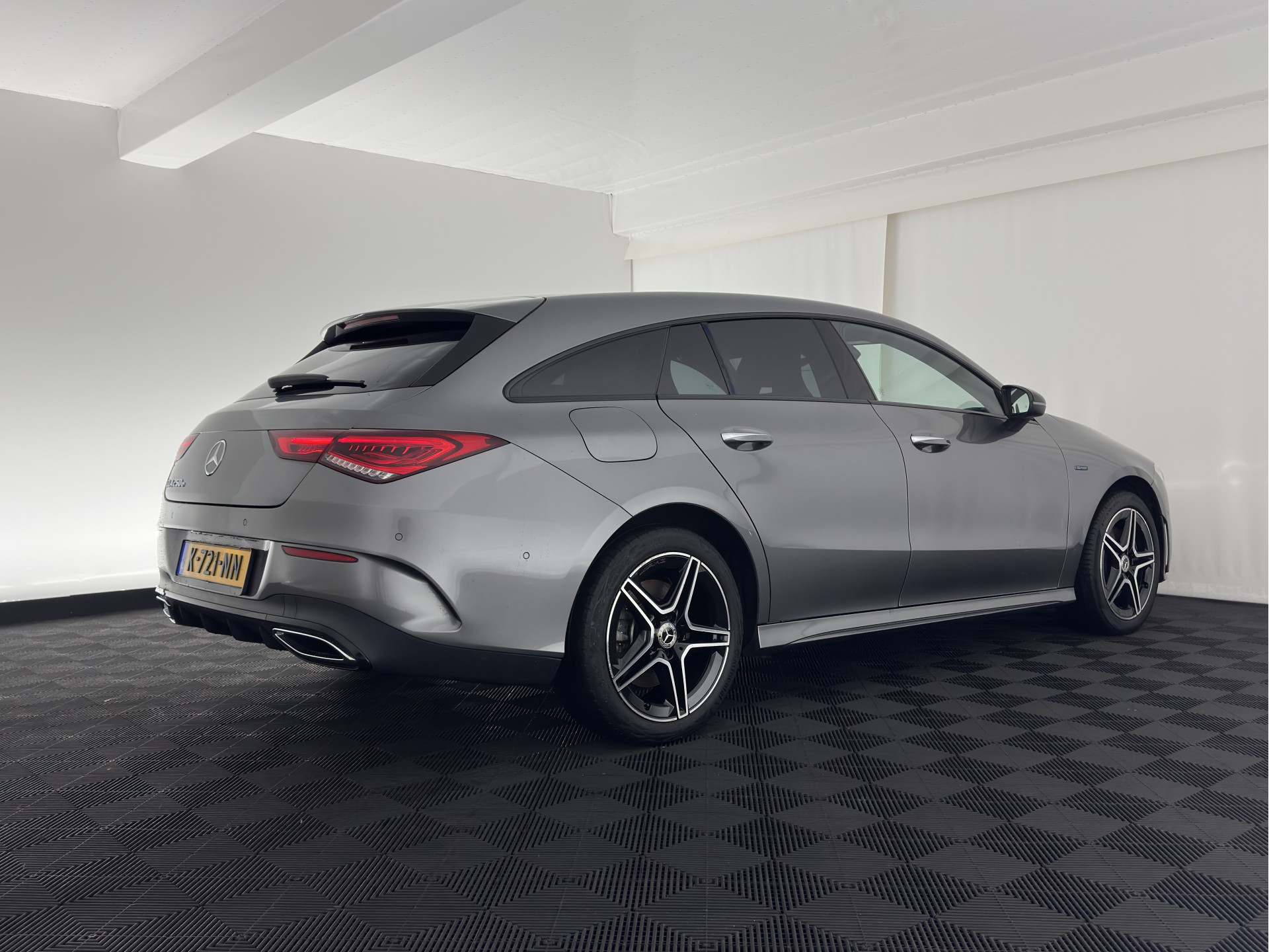 Mercedes-Benz CLA-klasse Shooting Brake 250 e Business Solution AMG Limited (INCL.BTW) *PANO | LEATHER-MICROFIBRE | MULTIBEAM-LED | AMBIENT-LIGT | BLIND-SPOT | HEATED-SPORTSEATS | WIDE-SCREEN-DIGICOCKPIT | DAB+ | NAVI-FULLMAP | CAMERA | PRIVACY-GLASS |  1