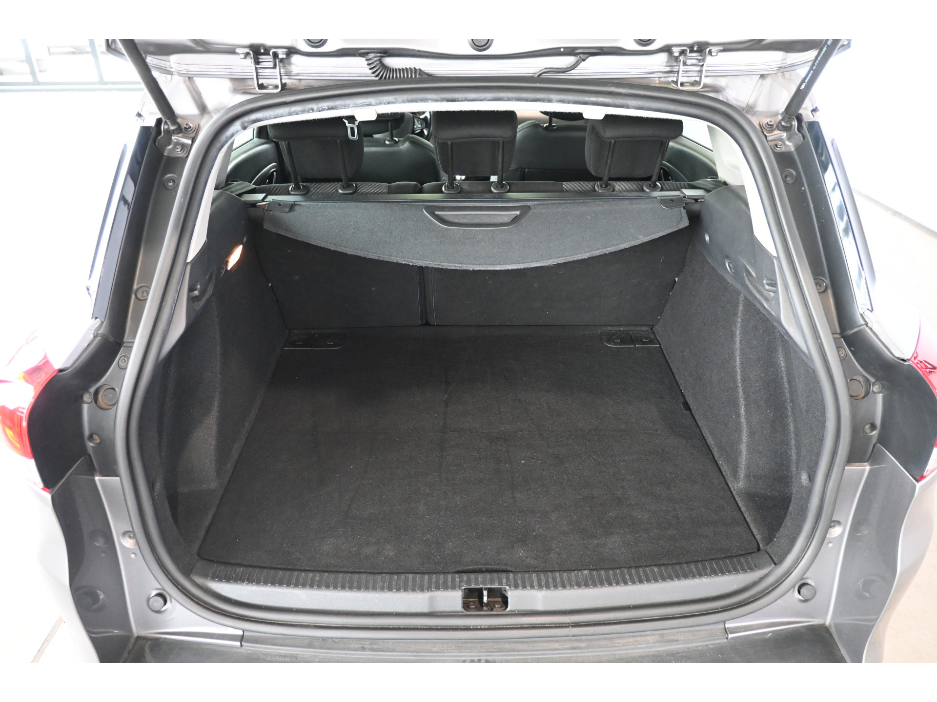 Renault Clio Estate 1.5 dCi ECO Dynamique Airco Navigatie Cruise control Lichtmetaal PDC Inruil Mogelijk!