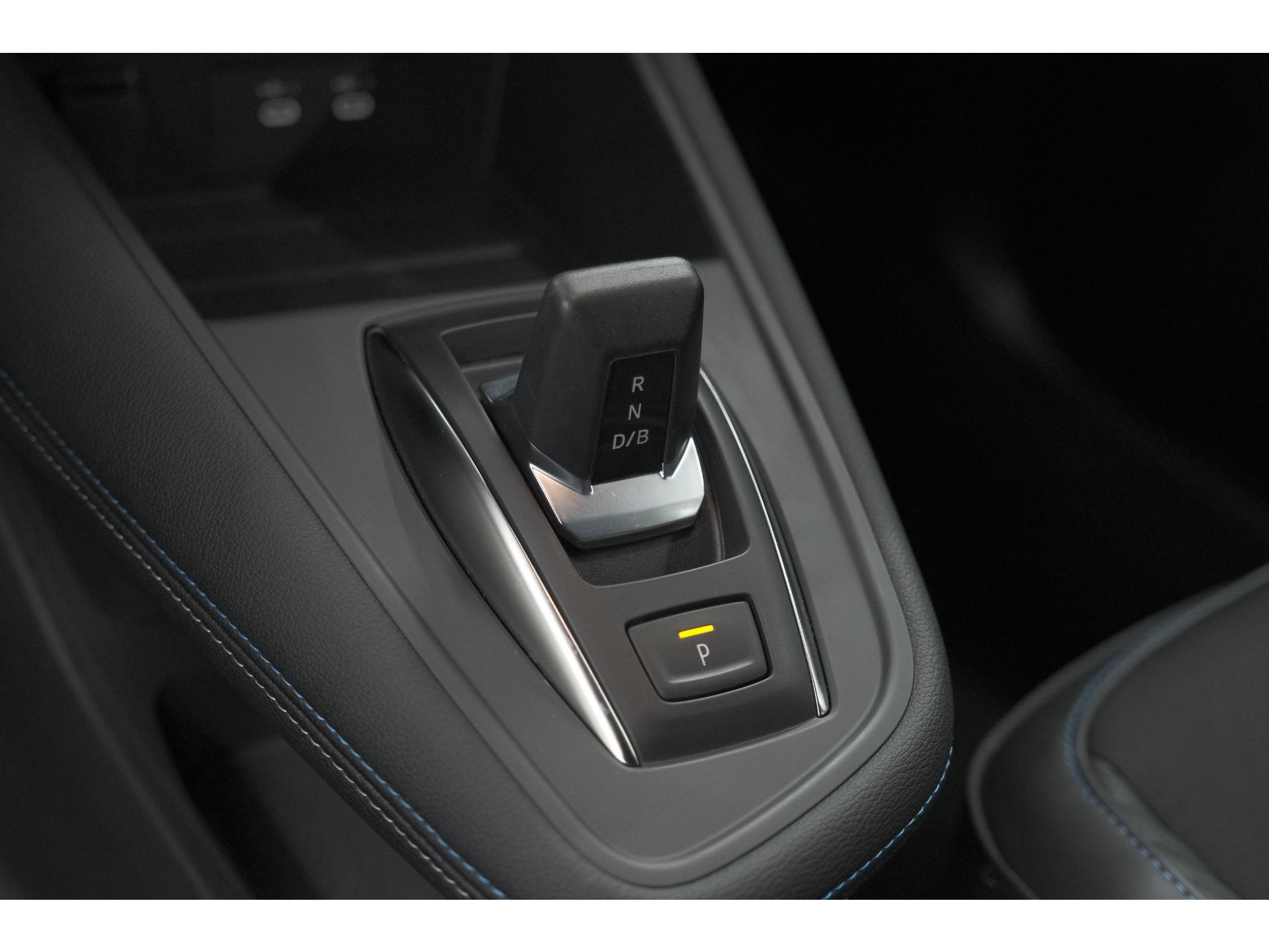 Renault Captur 1.8 E-Tech full hybrid 160 esprit Alpine | 360 Camera | Adaptieve Cruise Control | Dodehoekdetectie | Stuurwielverwarming