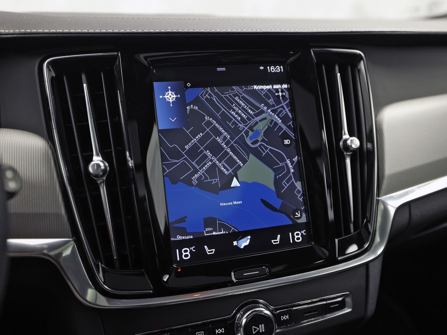 Volvo V90 2.0 T4 R-Design Automaat 190Pk (PANORAMADAK, HARMAN/KARDON, MEMORY SEATS, APPLE CARPLAY, GETINT GLAS, CAMERA, STOELVERWARMING, LEDER, NIEUWE APK, NIEUWSTAAT)
