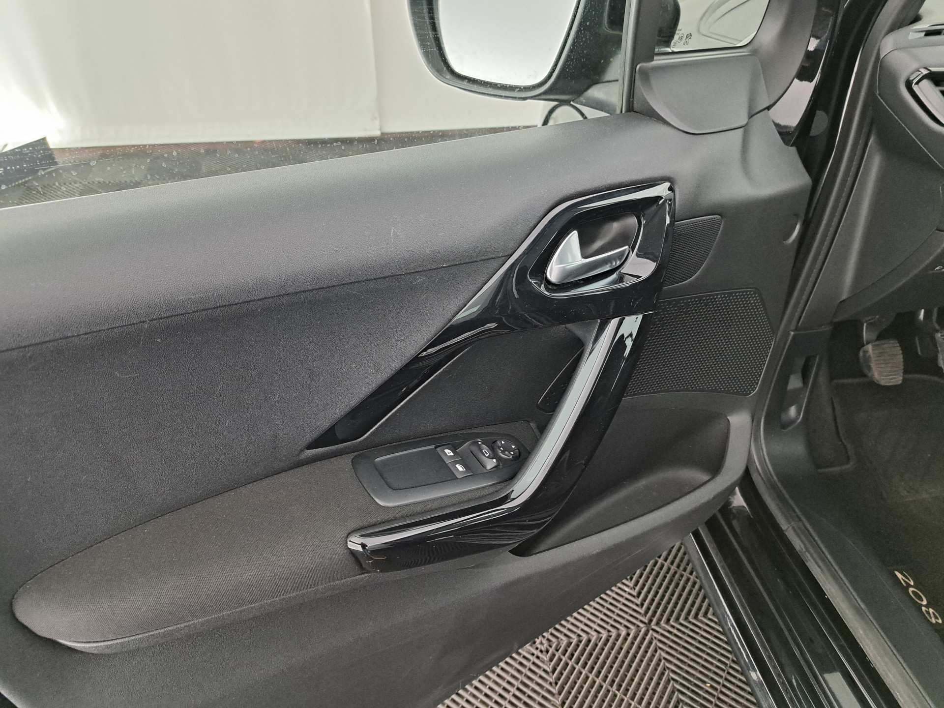 Peugeot 208 1.2 PureTech Blue Lion *AIRCO | NAVI-FULLMAP | COMFORT-SEATS | CRUISE | PDC*