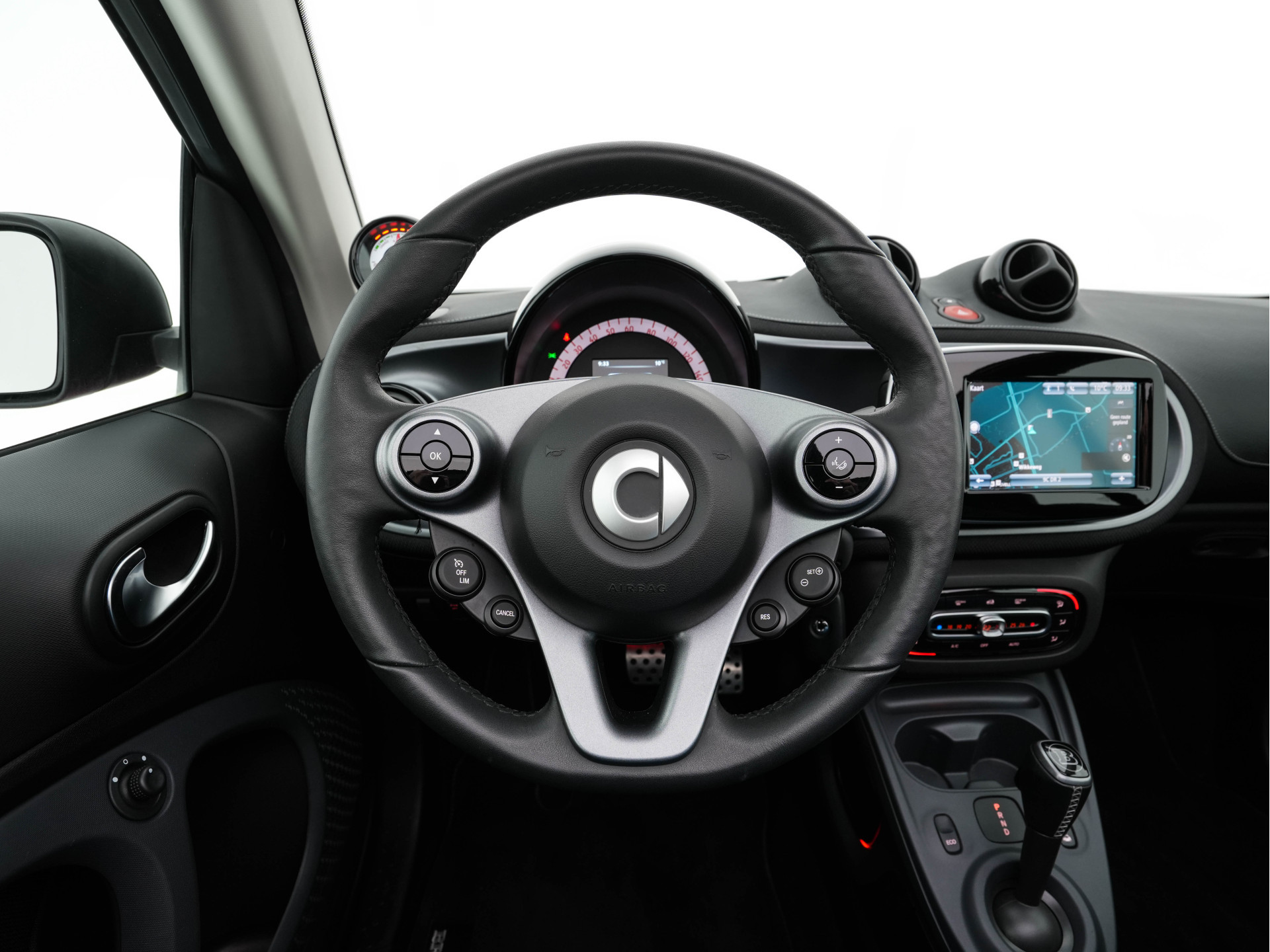 Smart fortwo cabrio EQ BRABUS Style 18 kWh [ 3-Fase ] *LEATHER | HEATED-SPORTSEATS | NAVI-FULLMAP | CAMERA | DAB+ | AIRCO | PDC | CRUISE | 16''ALU*
