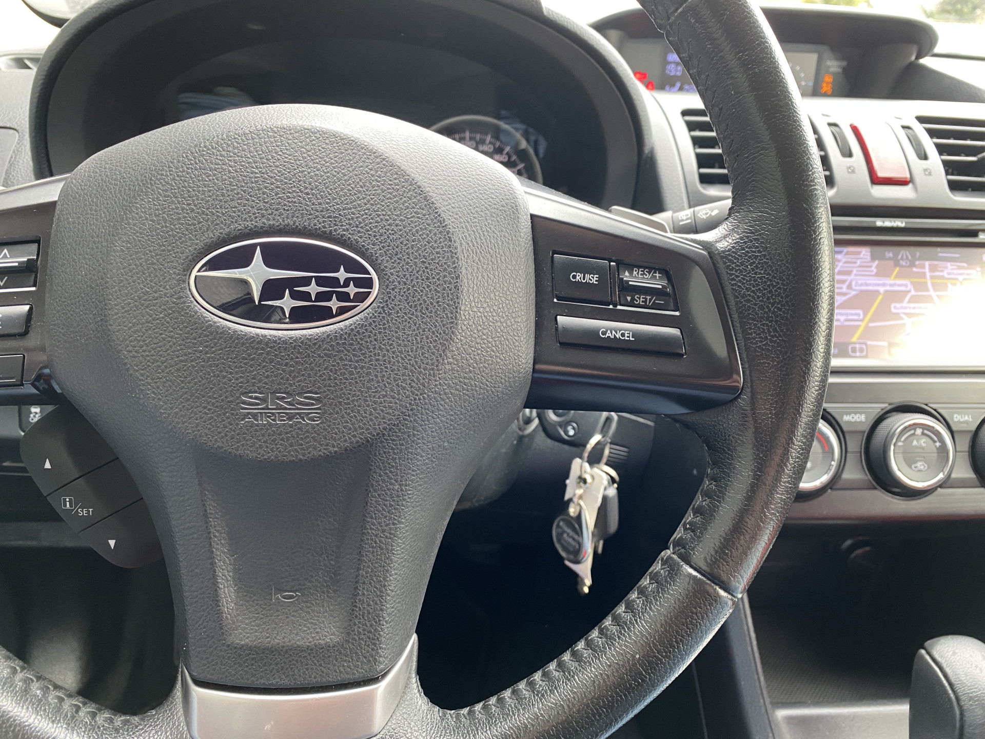Subaru XV 2.0i Luxury AWD 150 pk AUT. | dealer onderhouden | navigatie | trekhaak | leder interieur | camera | all season banden