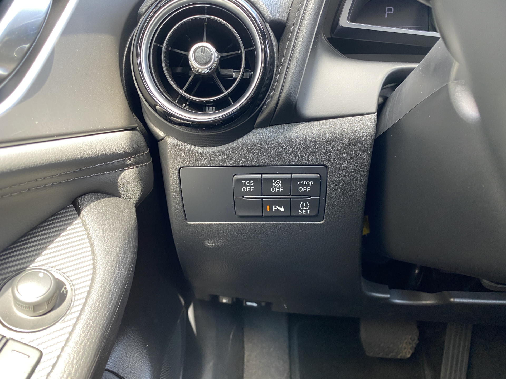 Mazda CX-3 2.0 SkyActiv-G 120 GT-M AUT. | navigatie | trekhaak | leder interieur | head up display | camera | apple carplay