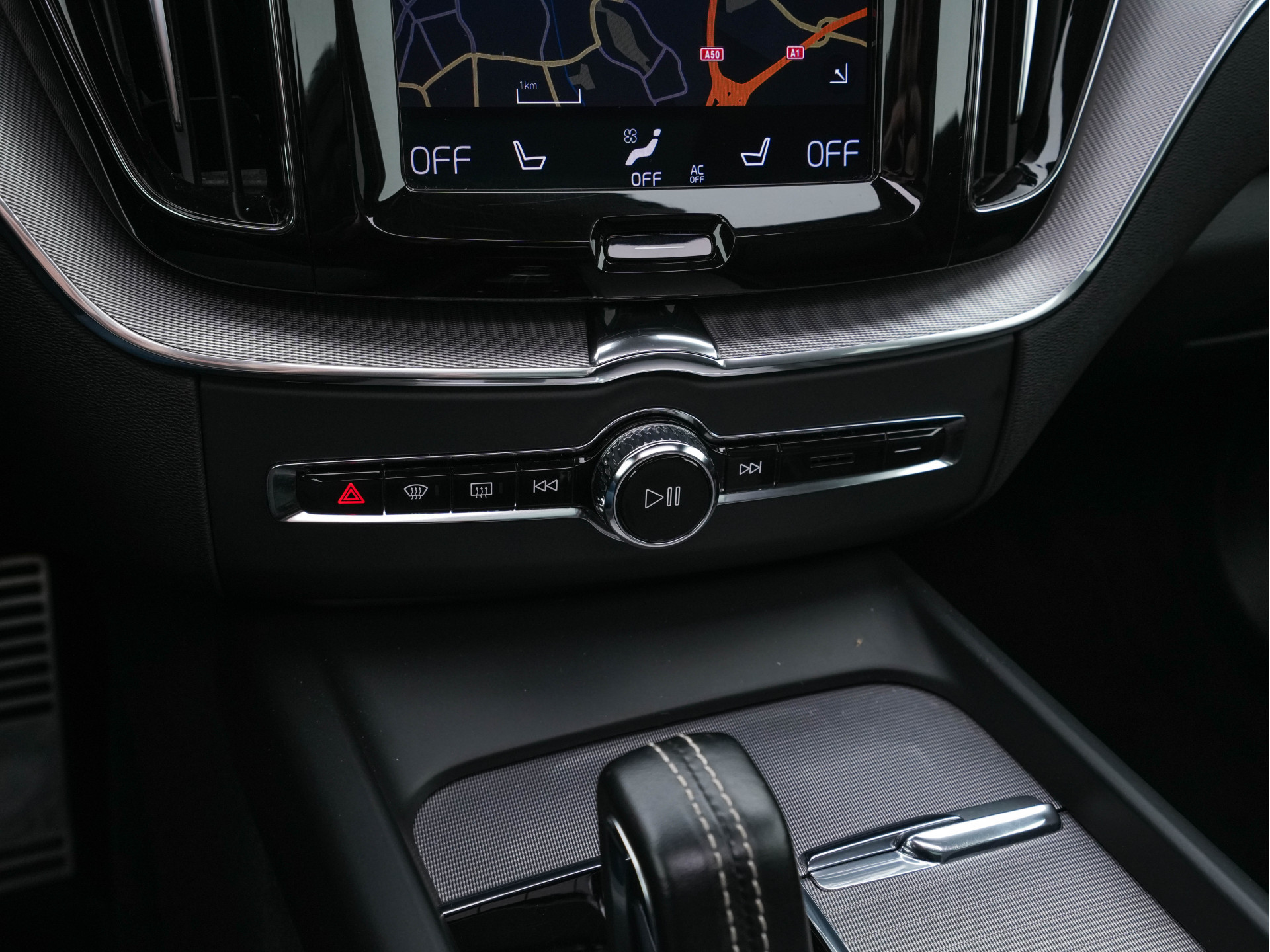 Volvo XC60 2.0 B5 Business Pro R-Design (INCL.BTW) Aut. *PANO | LUXURY-LEATHER | FULL-LEATHER | MEMORY-PACK | HEATED-SPORTSEATS | CAMERA | NAVI-FULLMAP | SHIFT-PADDLES | PRIVACY-GLASS | AIR-SUSPENSION | ECC | PDC | CRUISE | 19''ALU