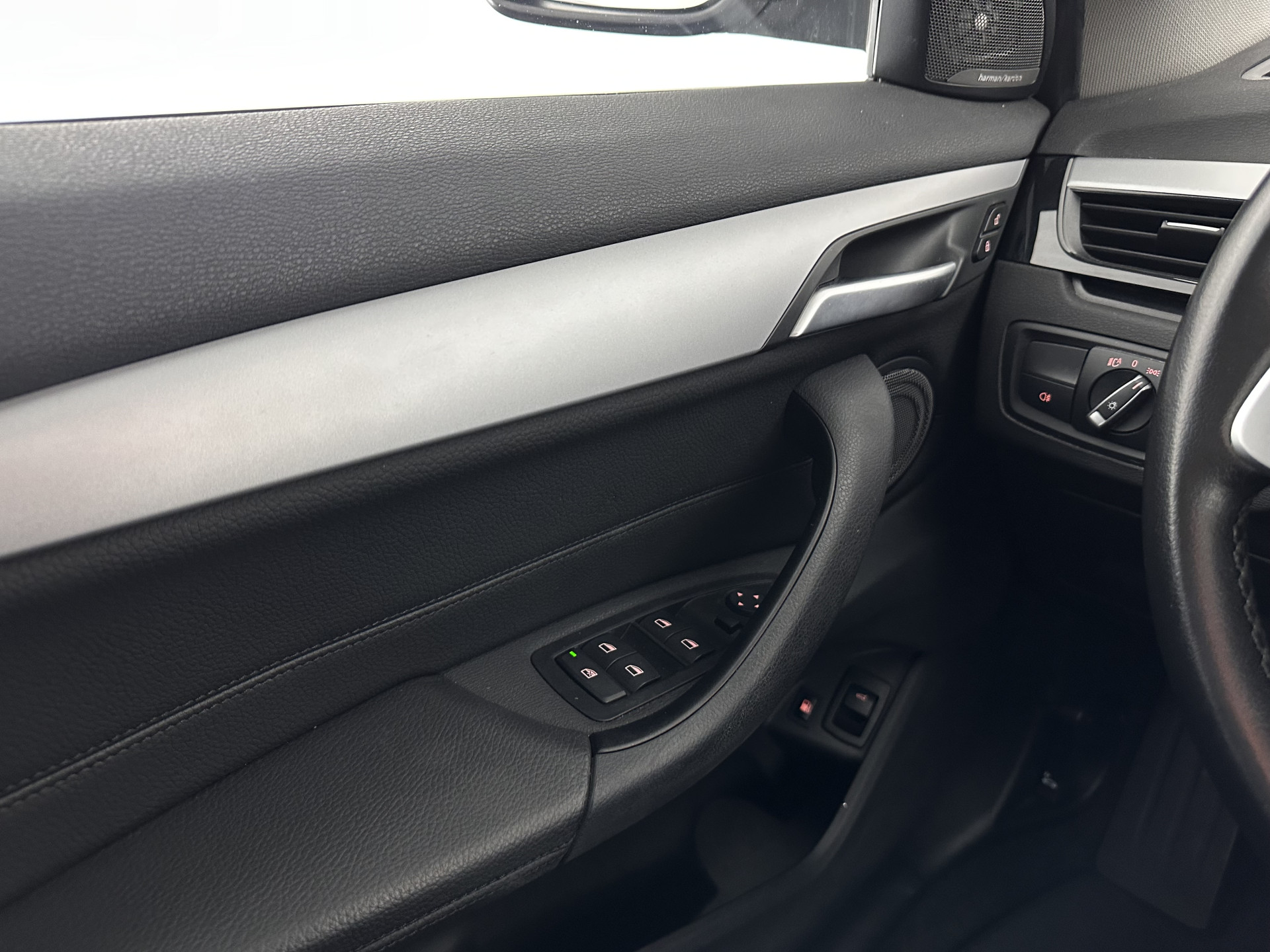 BMW X1 xDrive25e eDrive Edition ( Plug-In ) (INCL-BTW) *LEATHER | FULL-LED | HARMAN/KARDON | CAMERA | HEATED-COMFORTSEATS | NAVI-FULLMAP | ECC | KEYLESS |  PDC | CRUISE | DAB | TOWBAR | HEAD-UP | 17''ALU*