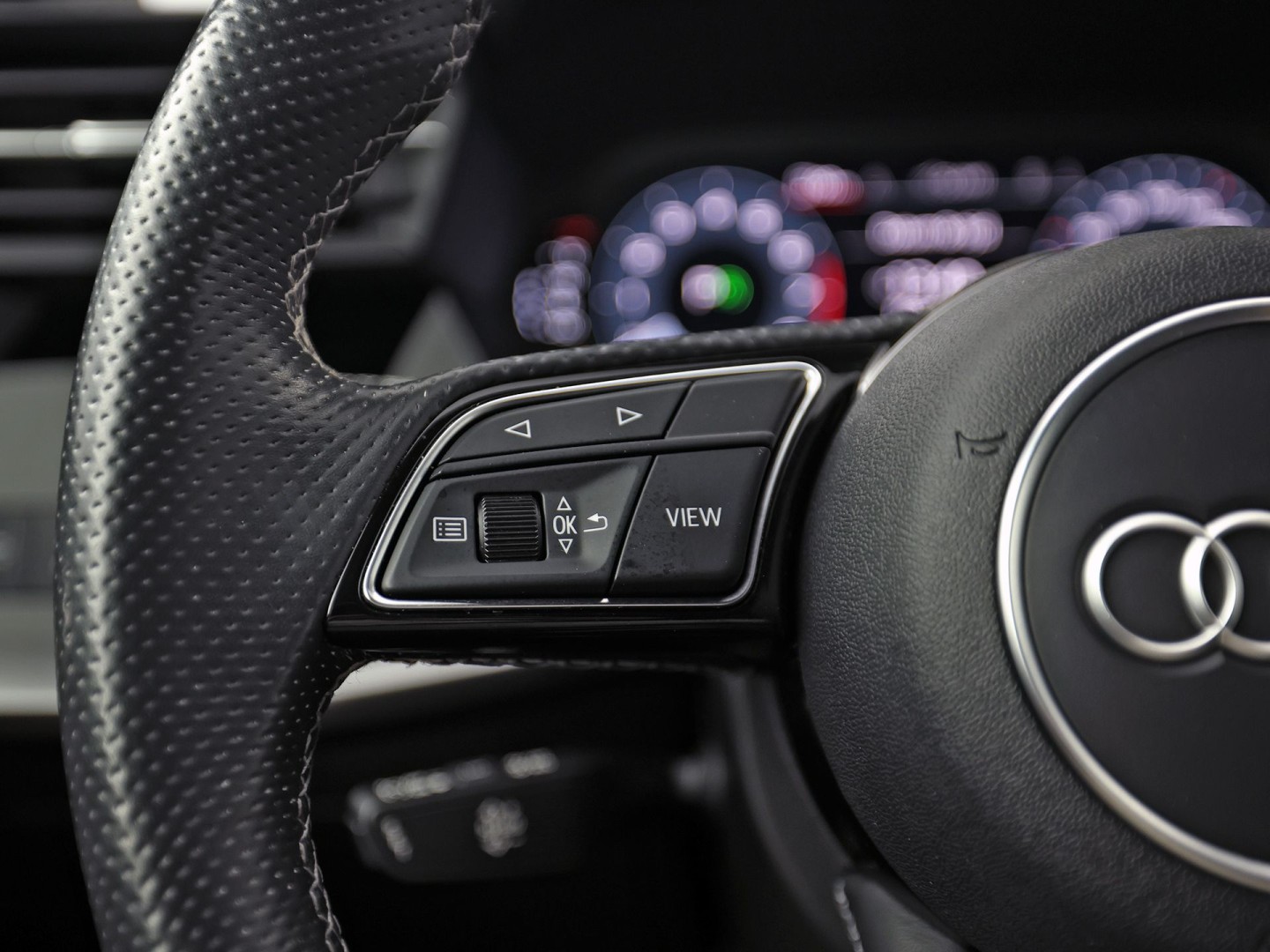 Audi A3 Sportback 30 TFSI S-Line Automaat (2X S-LINE, APPLE CARPLAY, STOELVERWARMING, PLAT S-LINE SPORTSTUUR, GETINT GLAS, SPORTSTOELEN, PARKEERSENSOREN, NIEUWSTAAT)
