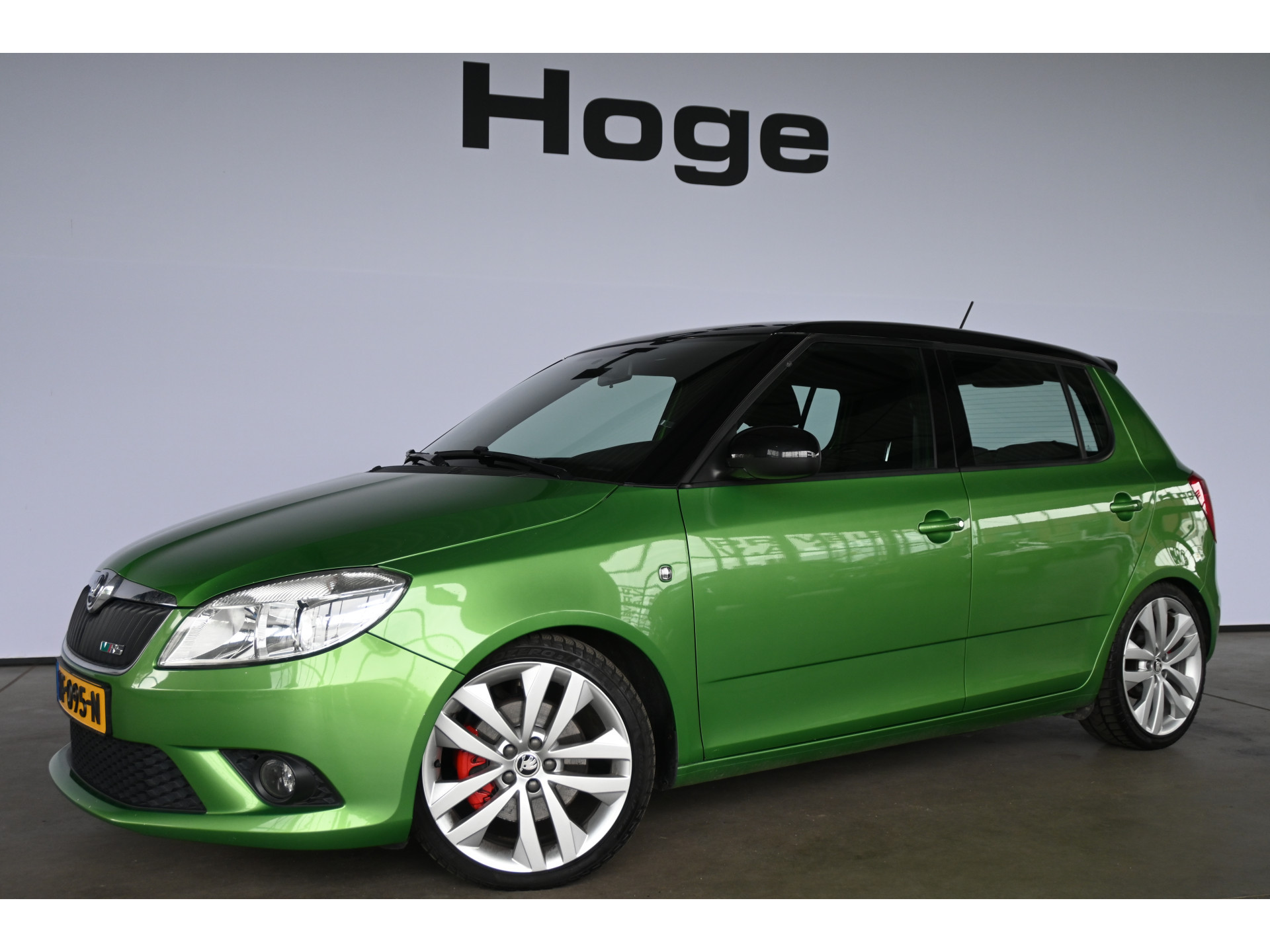 ŠKODA Fabia 1.4 TSI RS 180PK! Automaat Clima Carplay Cruise Control Stoelverwarming Inruil Mogelijk!