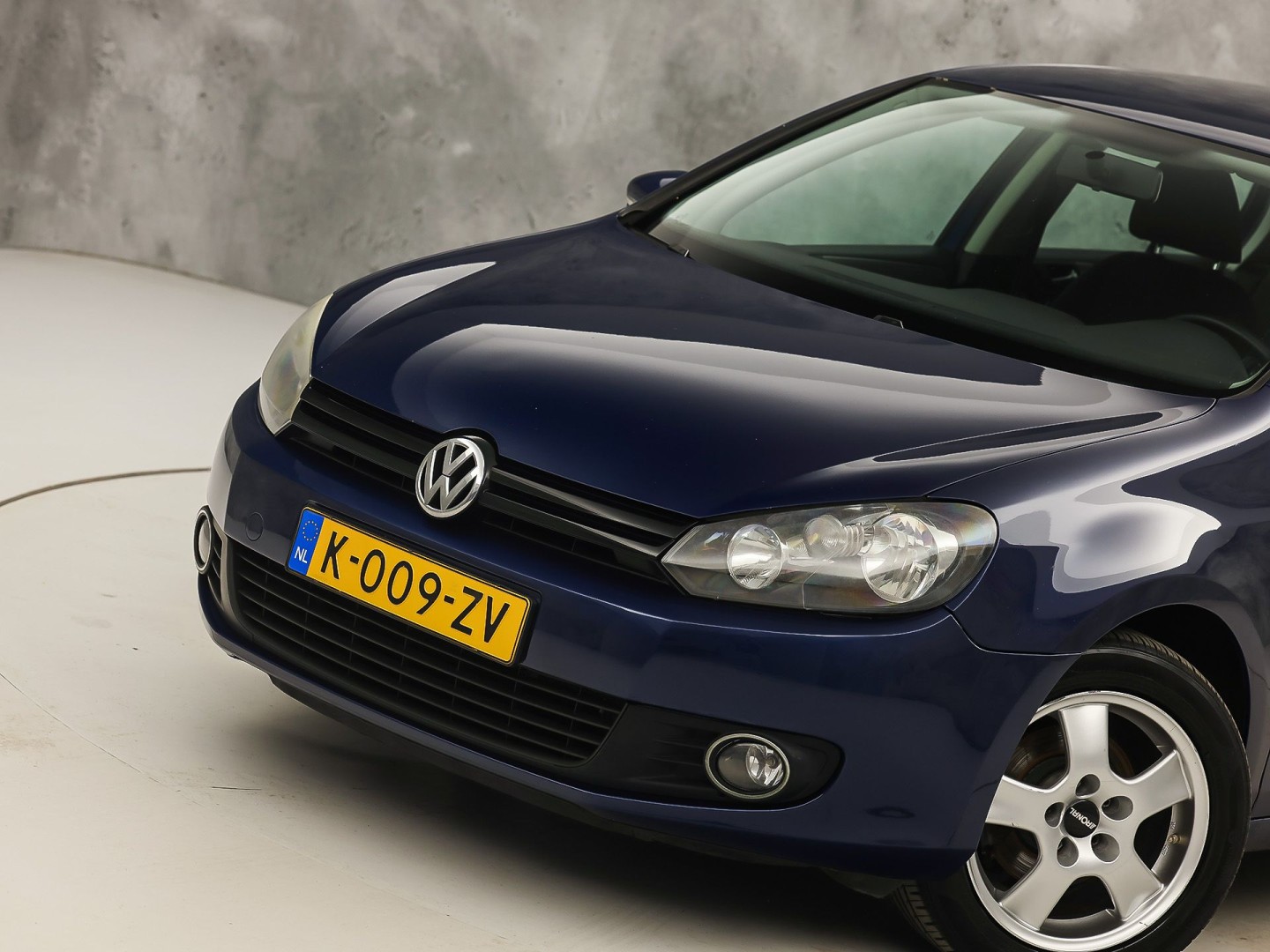 Volkswagen Golf 1.4 Sportline (CLIMATE, GETINT GLAS, LM VELGEN, SPORTSTOELEN, ARMSTEUN, NIEUWE APK, NIEUWSTAAT)