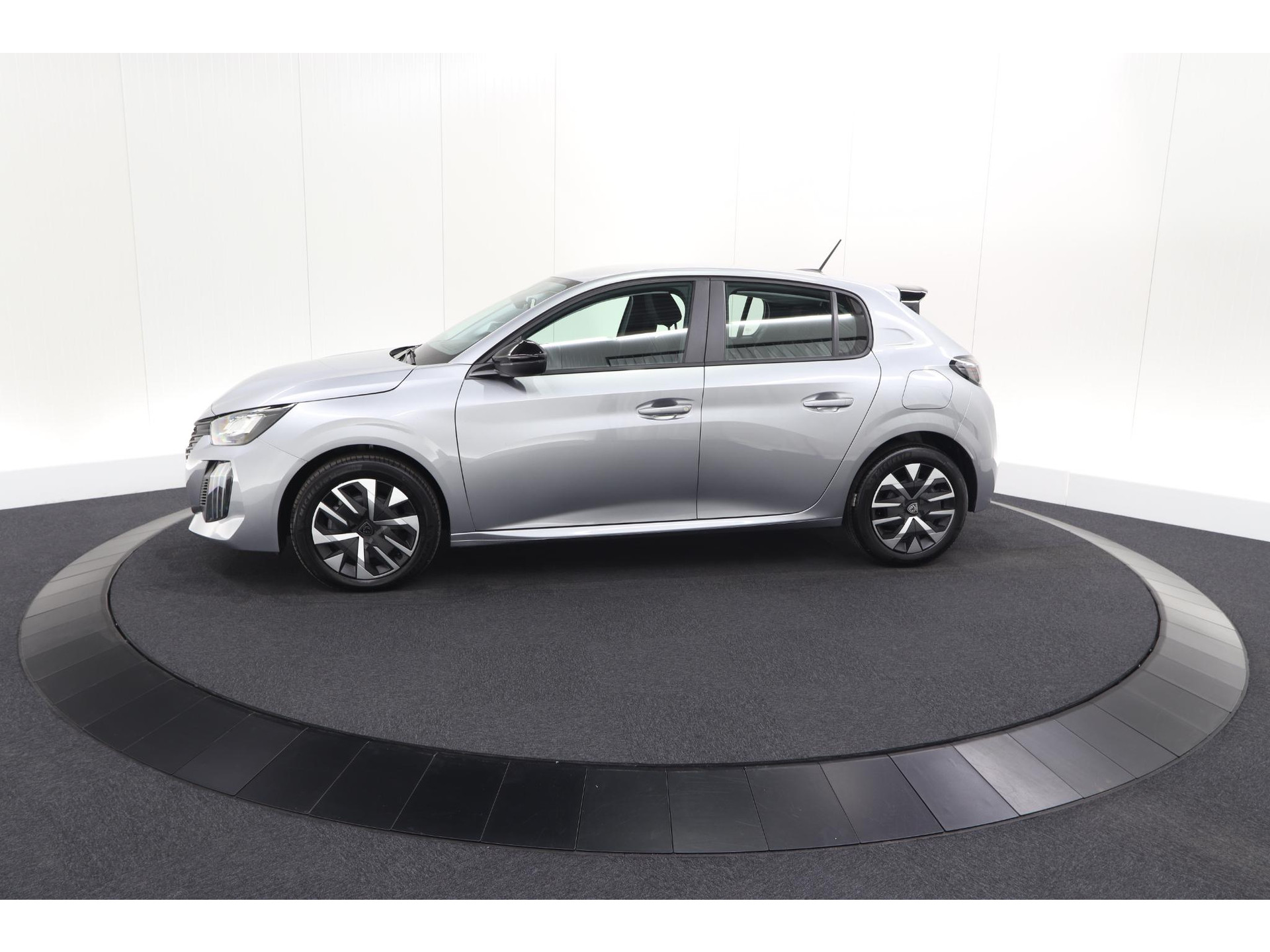 Peugeot 208 1.2 Hybrid 110 e-DCS6 Style | Direct Leverbaar | Apple Carplay | Parkeersensoren