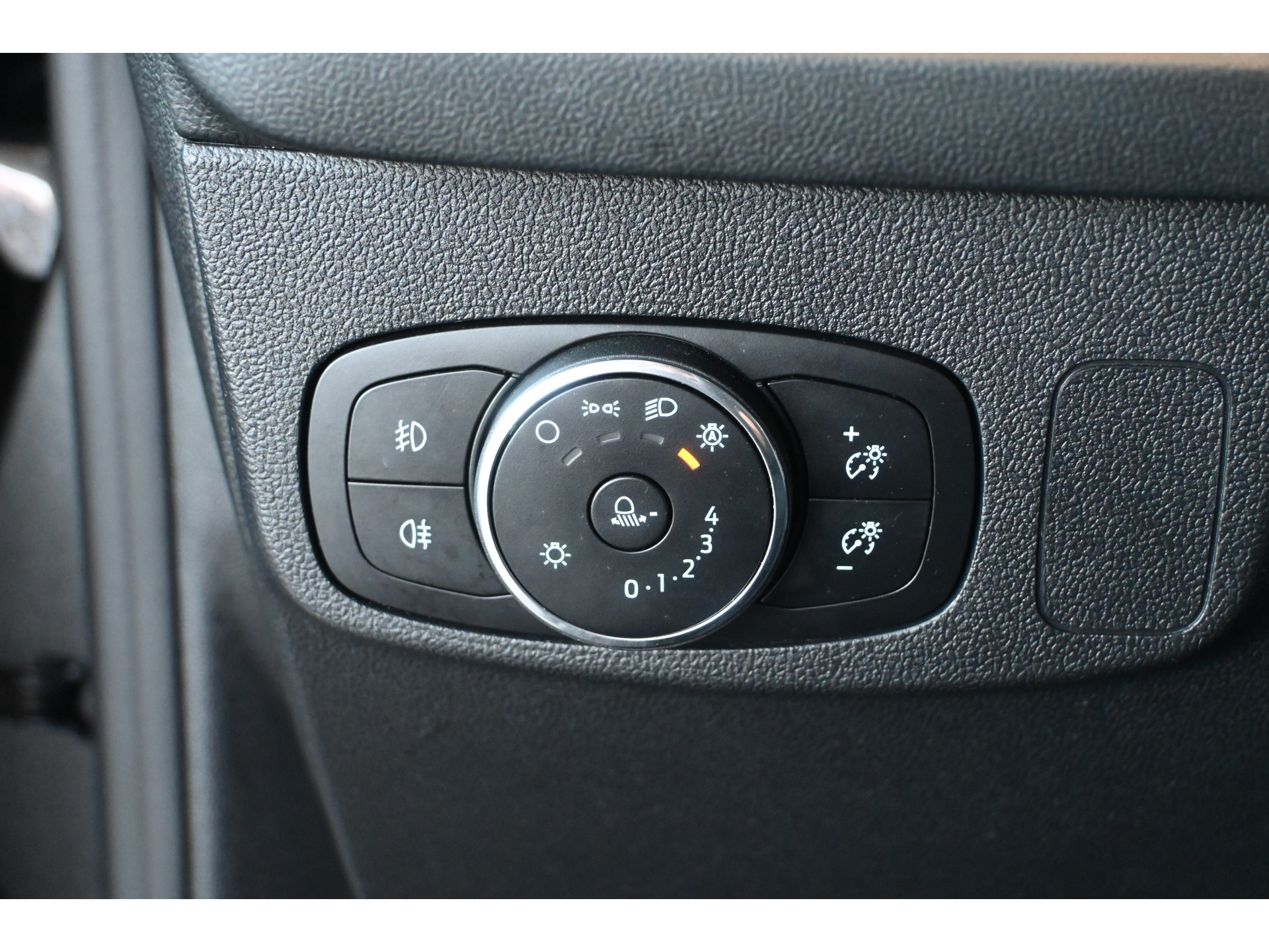 Ford Focus Wagon 1.0 EcoBoost Hybrid Titanium X Nap! Cruise Clima Full LED Trekhaak CarPlay Navigatie Inruil Mogelijk!