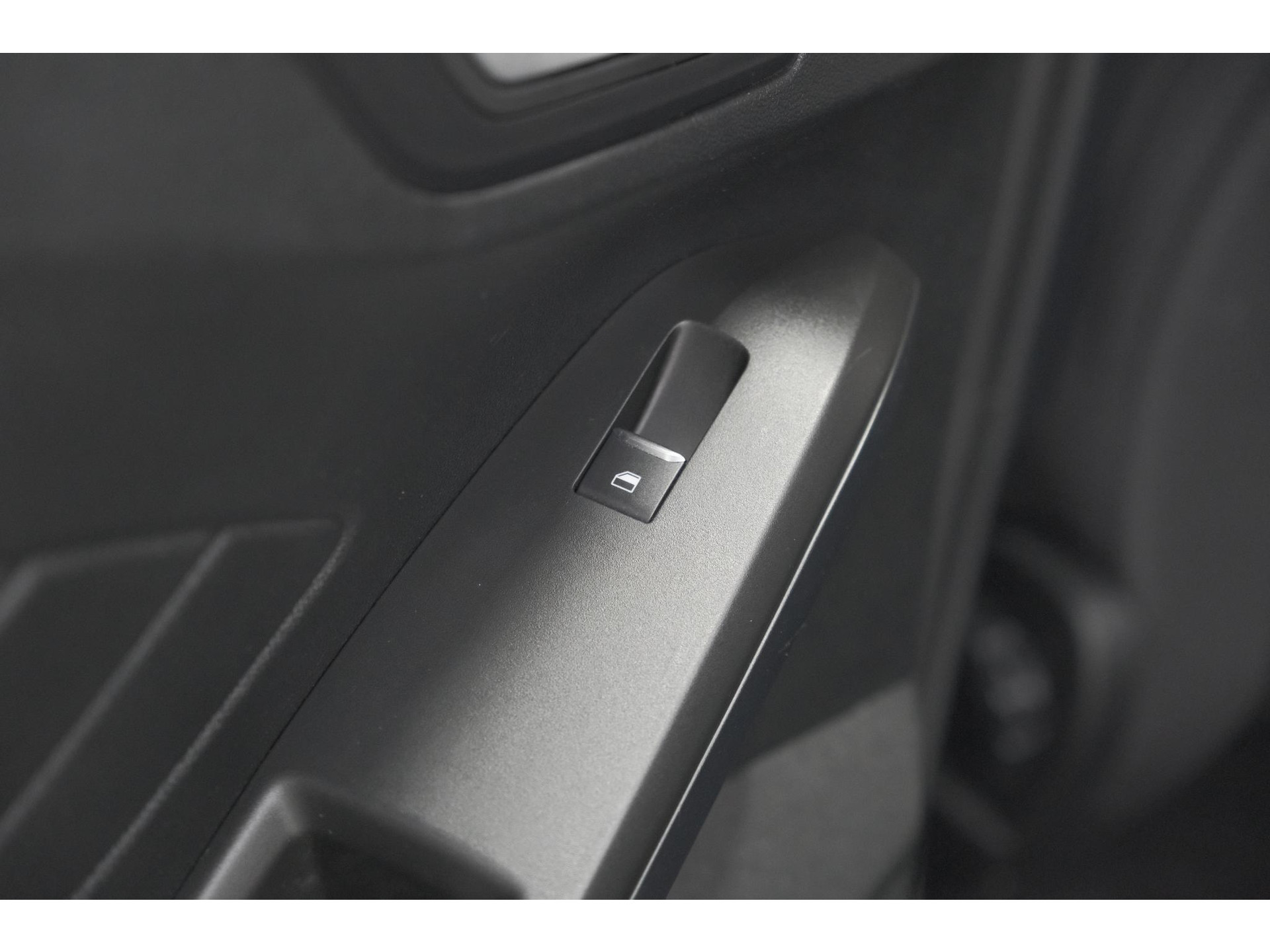 Ford Focus 1.5 EcoBoost Active Business | Lage Kilometerstand | Navigatie | Parkeersensoren | Apple Carplay