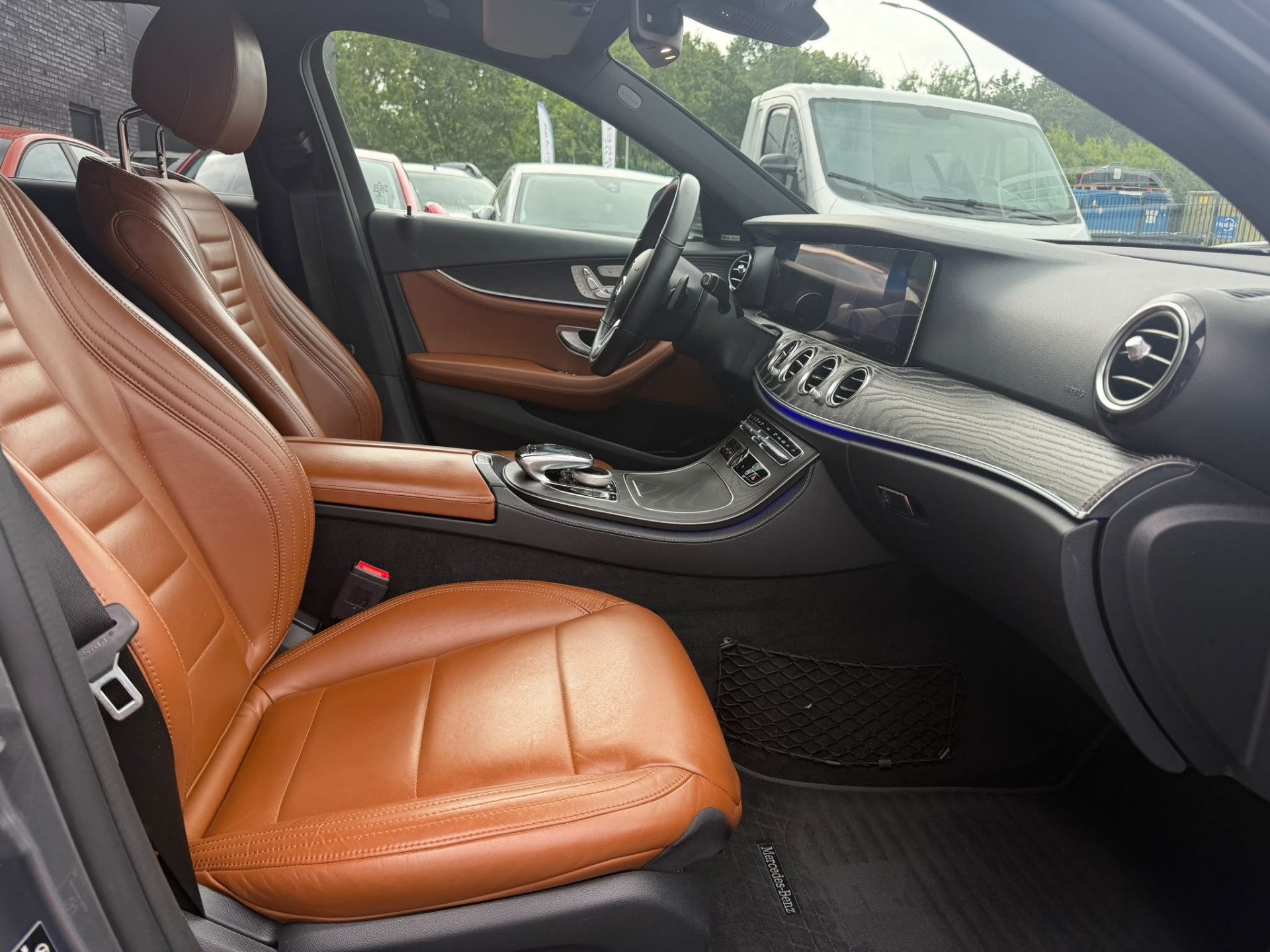 Mercedes-Benz E-klasse Estate 200 Premium 3/6/12 MND GARANTIE  | AUTOMAAT | NIEUWE APK | LEDER | PDC | NAVI | CRUISE |