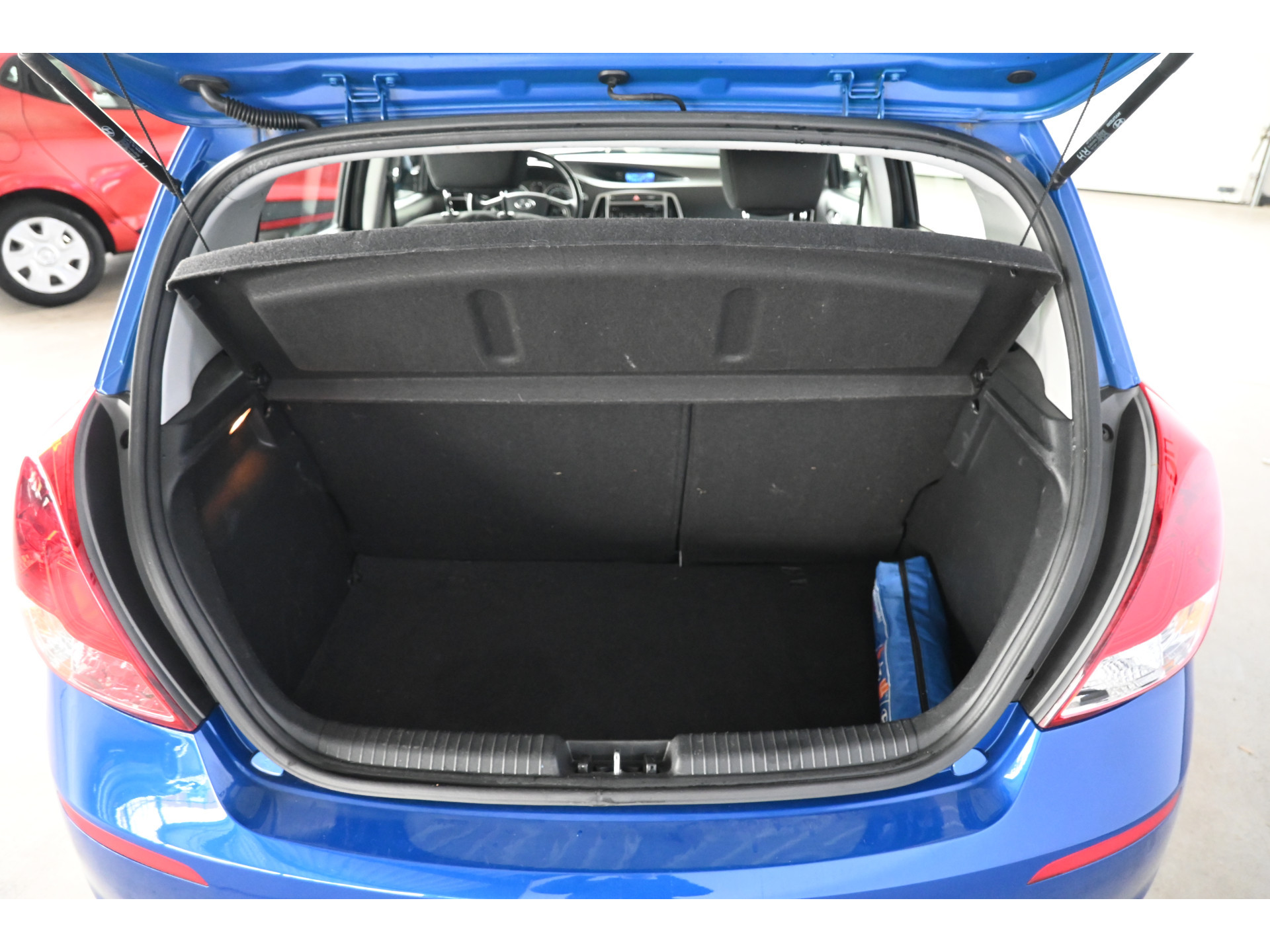 Hyundai i20 1.2i i-Motion LICHTE TIK IN MOTOR! TEKST LEZEN! Airco LED  Elektrisch Pakket! Trekhaak TEKST LEZEN! Inruil Mogelijk!